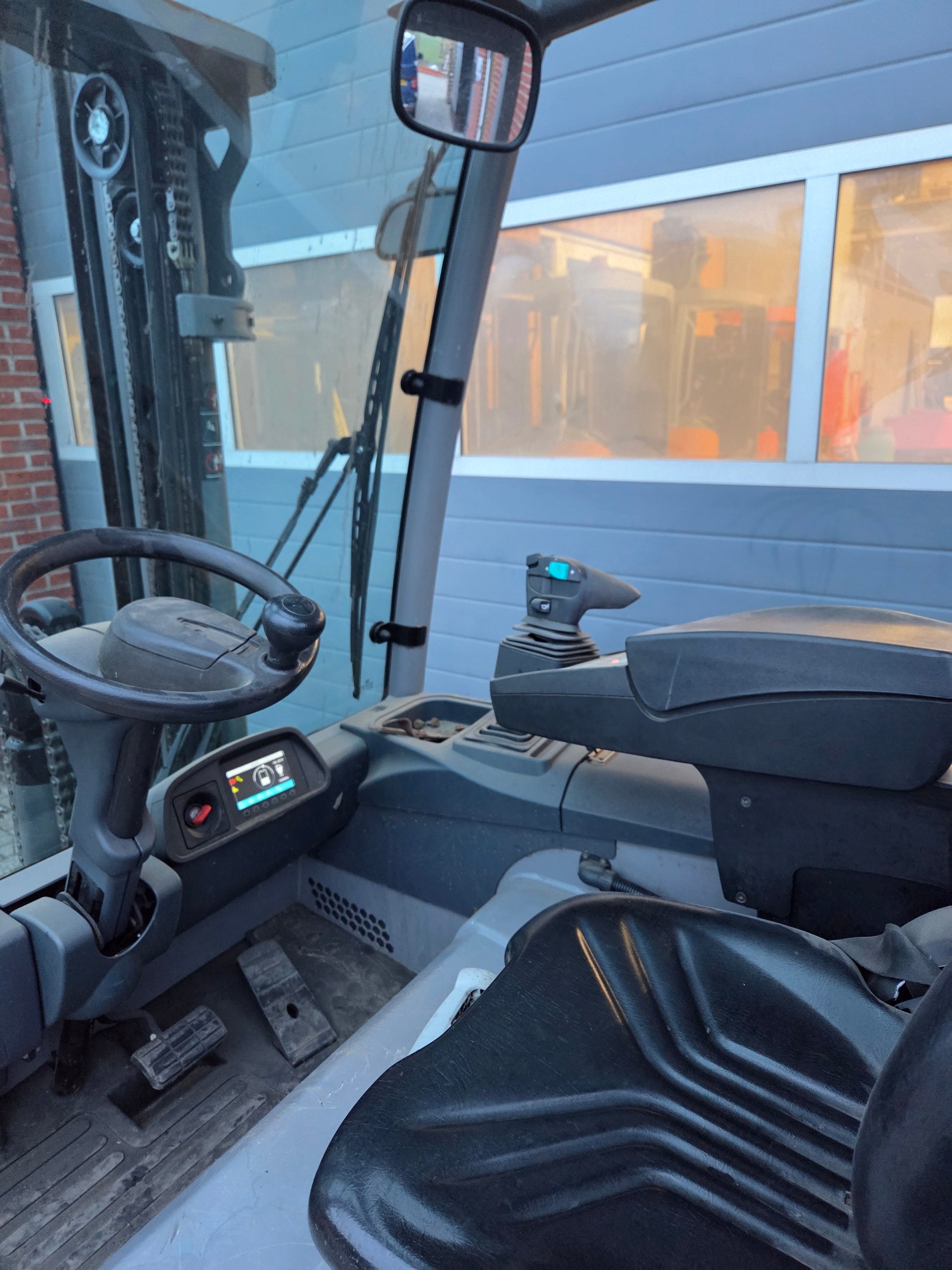 Heftruck Jungheinrich EFG425K Triplex Freelift Sideshift 2016