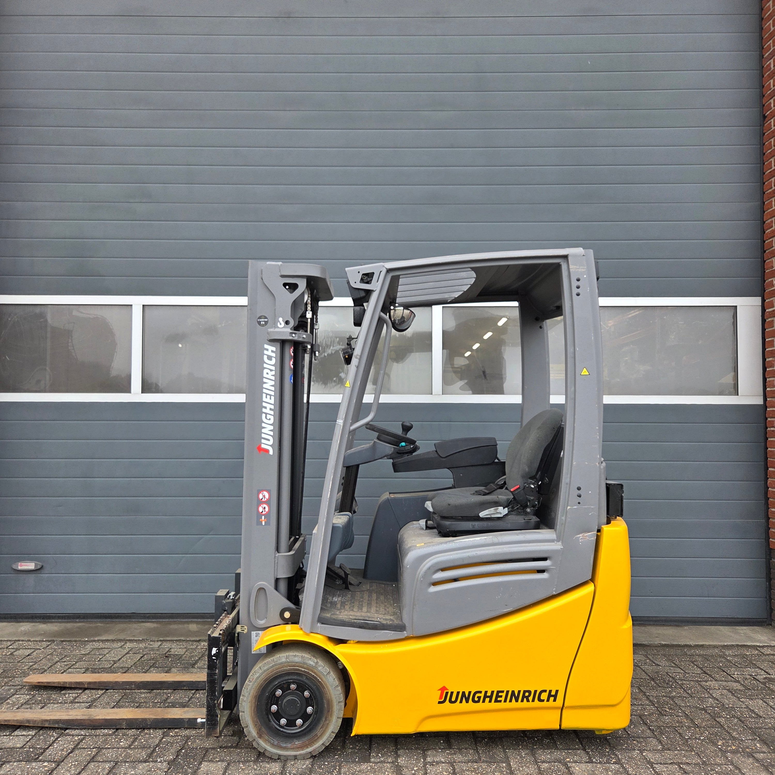 Heftruck Jungheinrich EFG215 Triplex Sideshift 4300 mm 2020