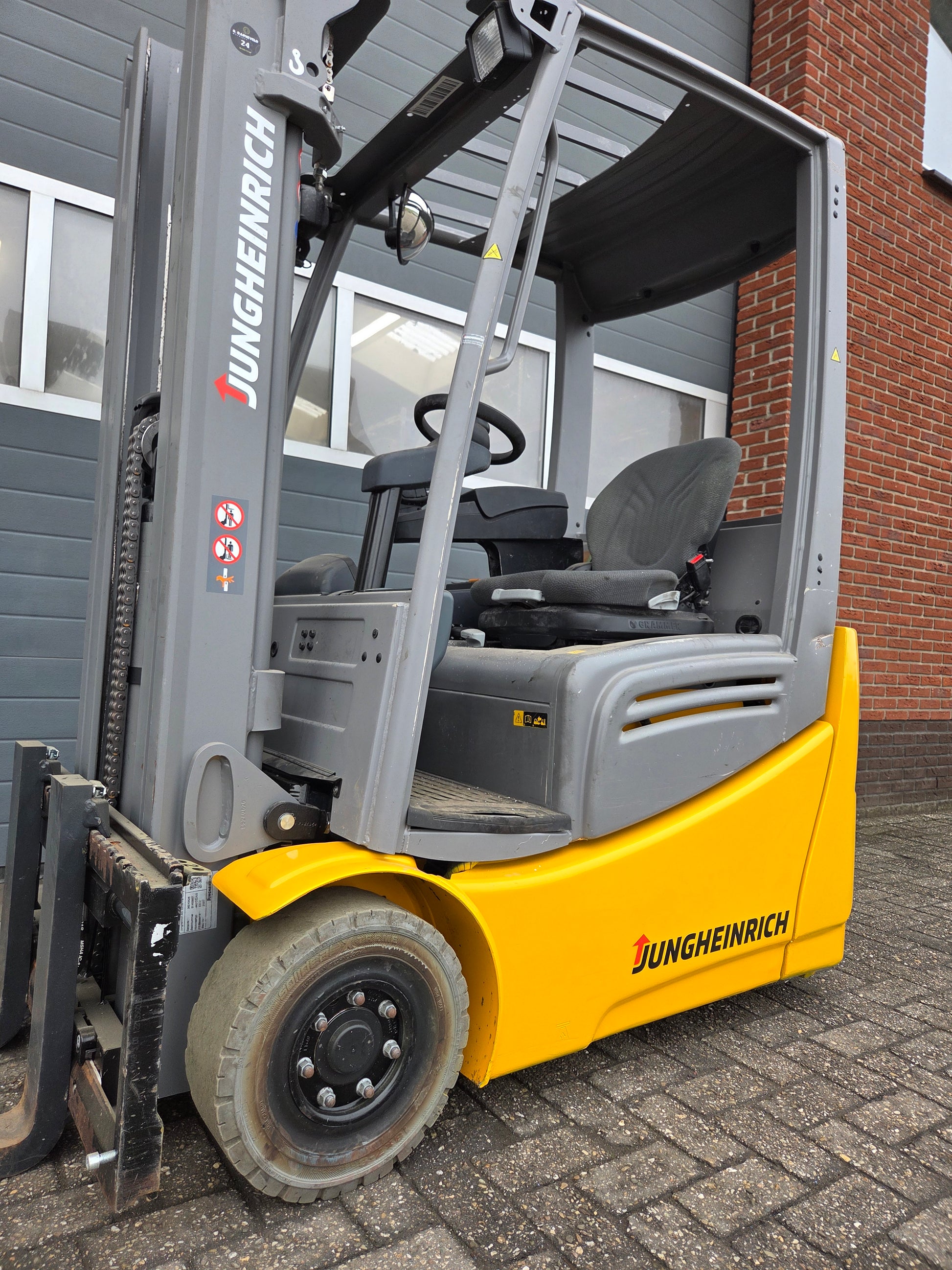 Heftruck Jungheinrich EFG215 Triplex Sideshift 4300 mm 2020