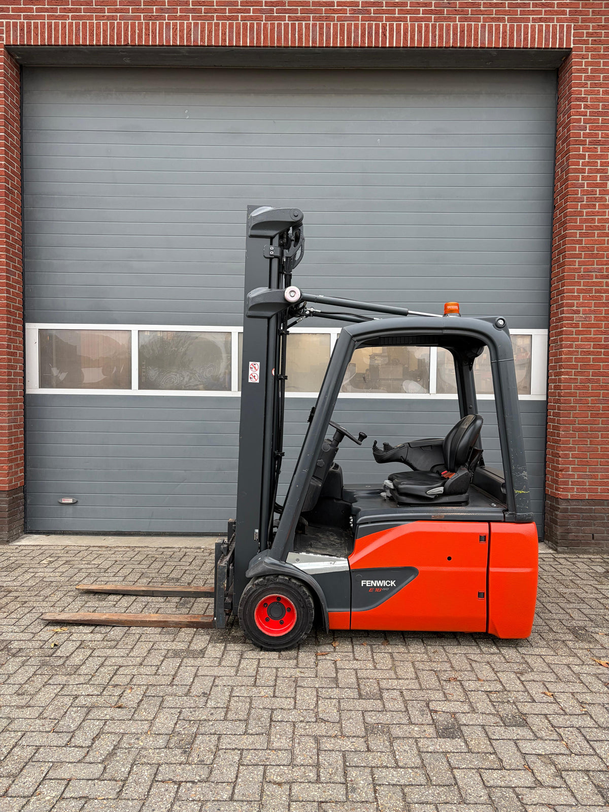 Heftruck Linde 1800 Kg Triplex Sideshift Freelift 2020 accu 2023
