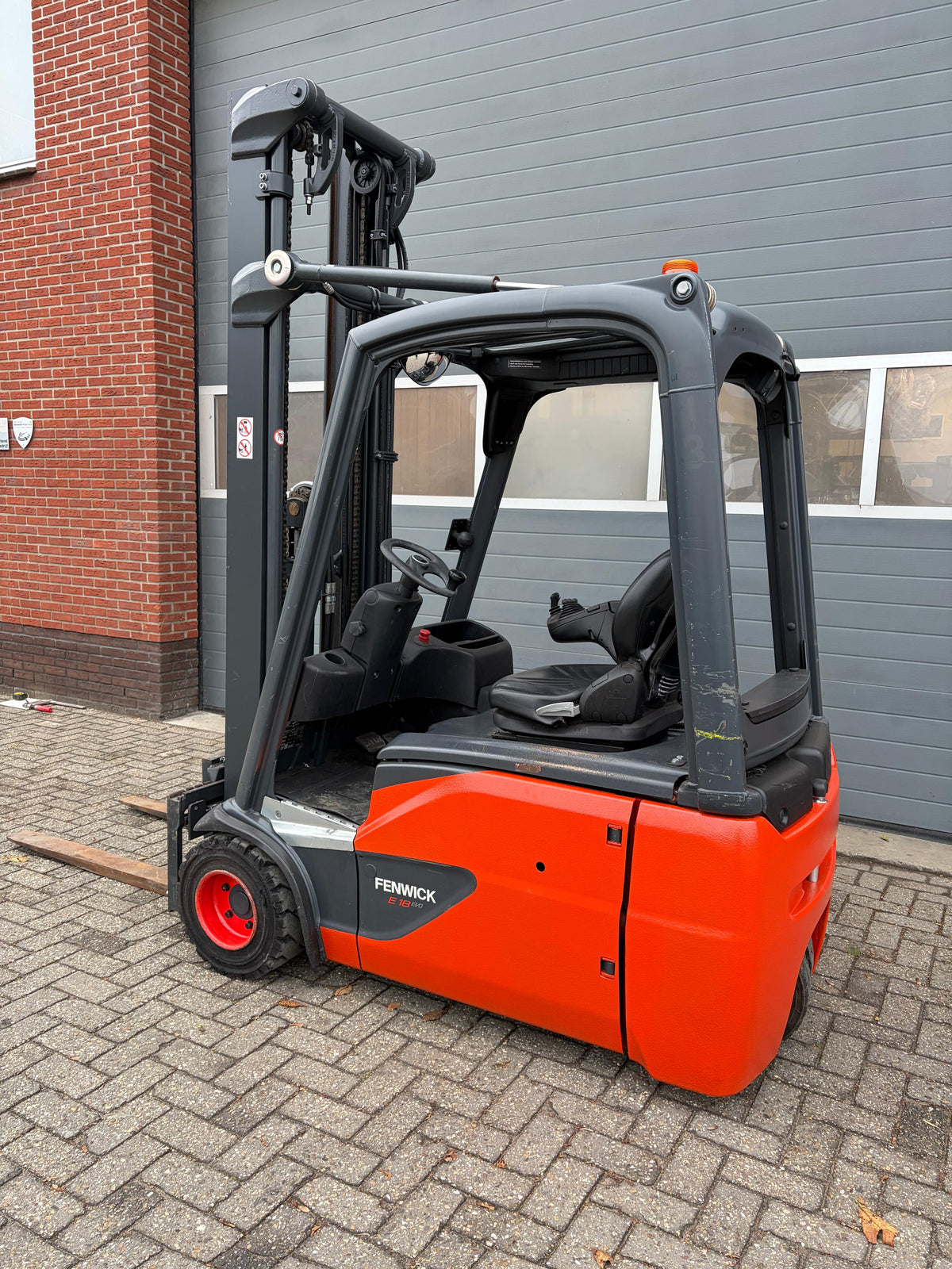 Heftruck Linde 1800 Kg Triplex Sideshift Freelift 2020 accu 2023