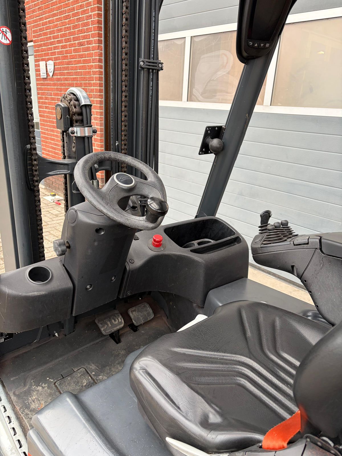 Heftruck Linde 1800 Kg Triplex Sideshift Freelift 2020 accu 2023