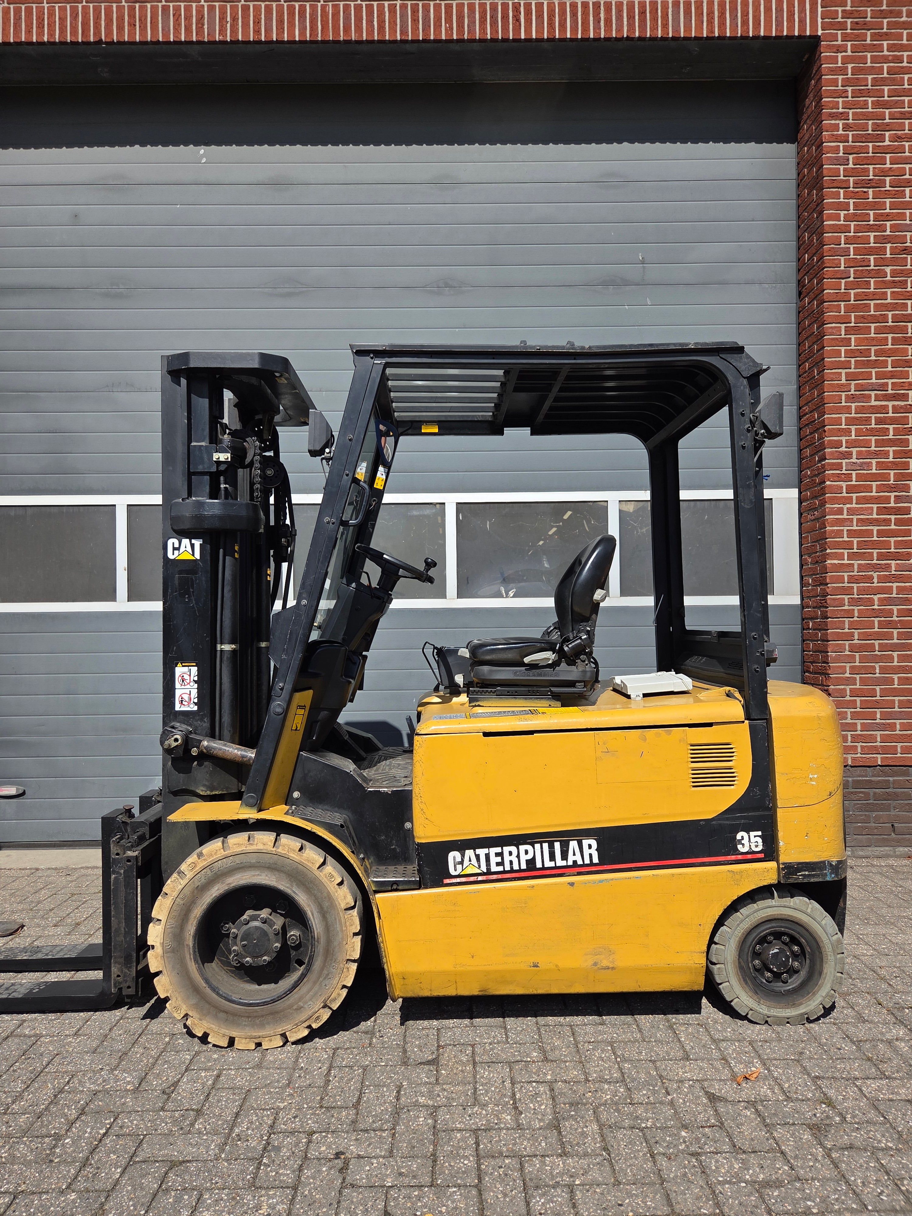 Heftruck Caterpillar 3500 Kg Triplex Sideshift Freelift 4700 mm 2003