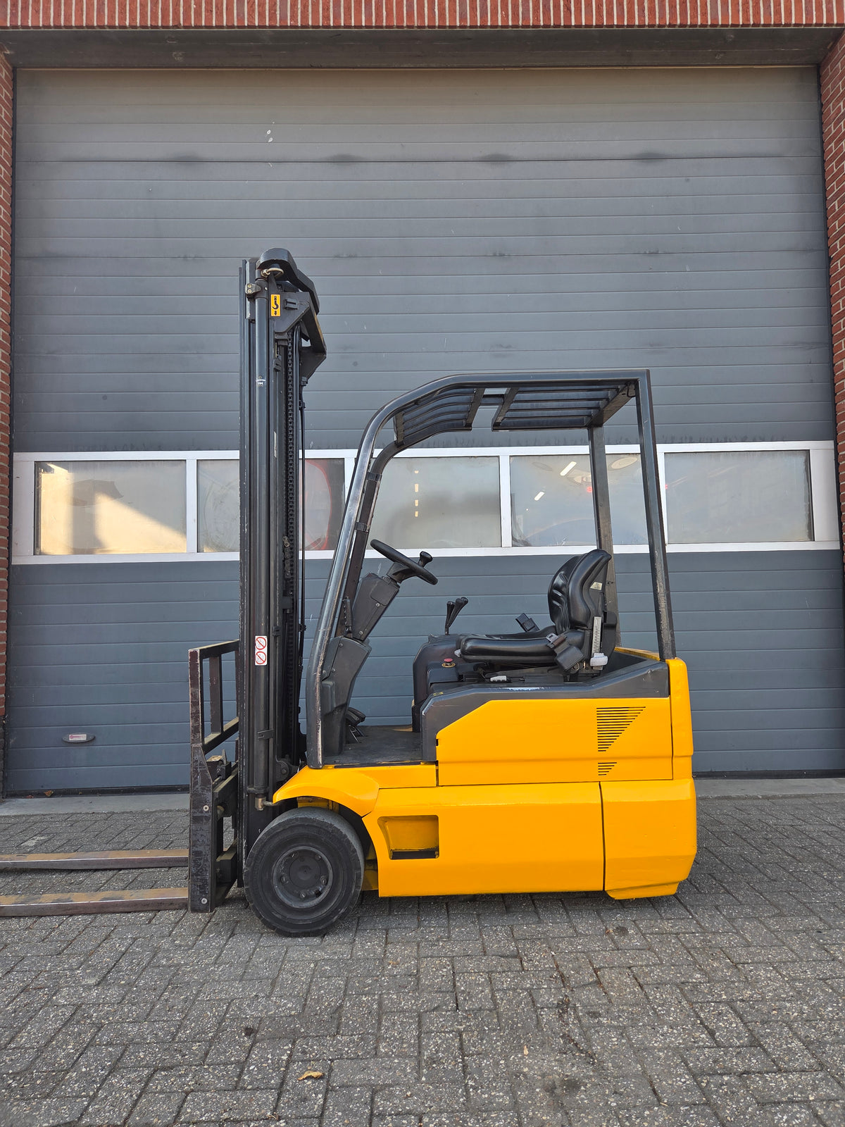 Heftruck OM 1500 Kg Triplex Sideshift Freelift 5800 mm 2006