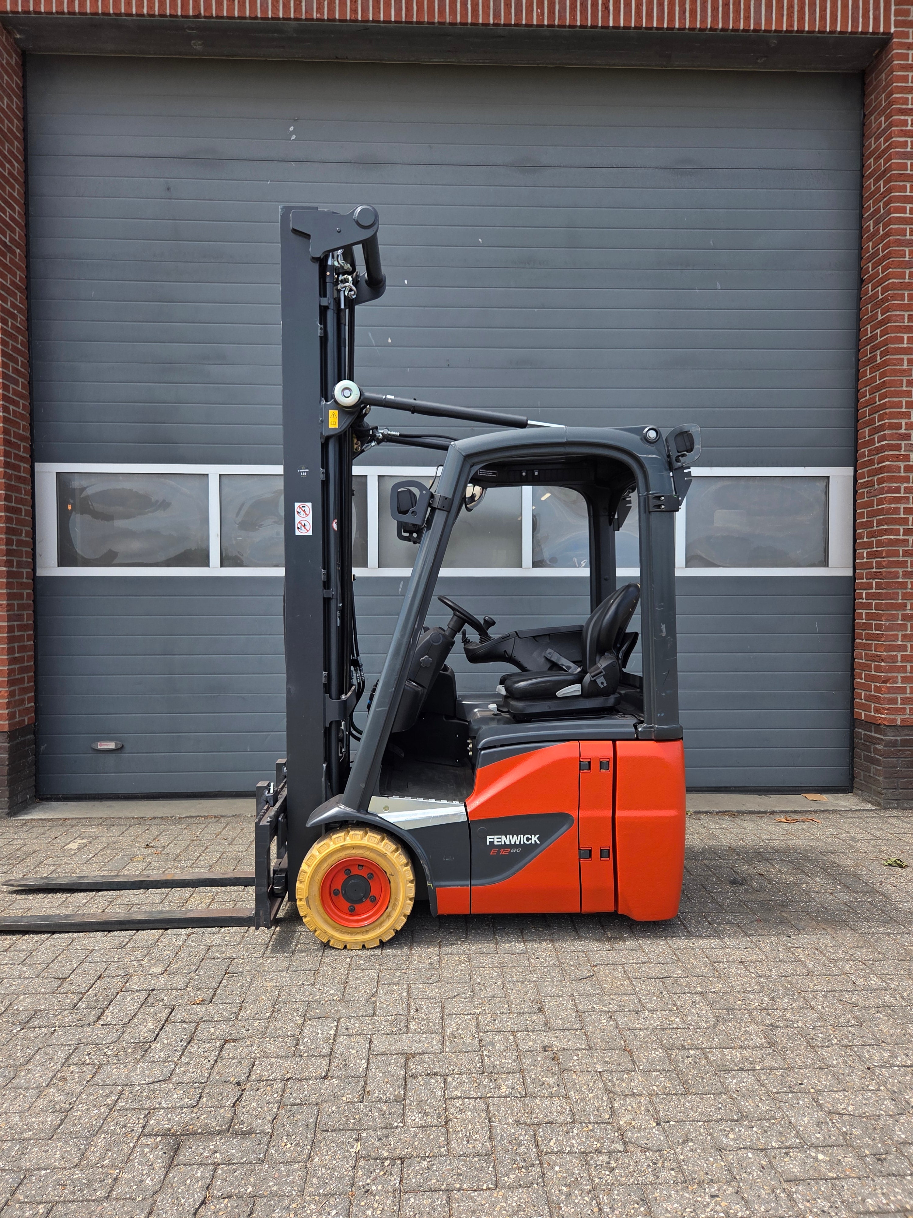 Heftruck Linde E12 Triplex Sideshift Freelift 6500 mm 2018 nieuwstaat