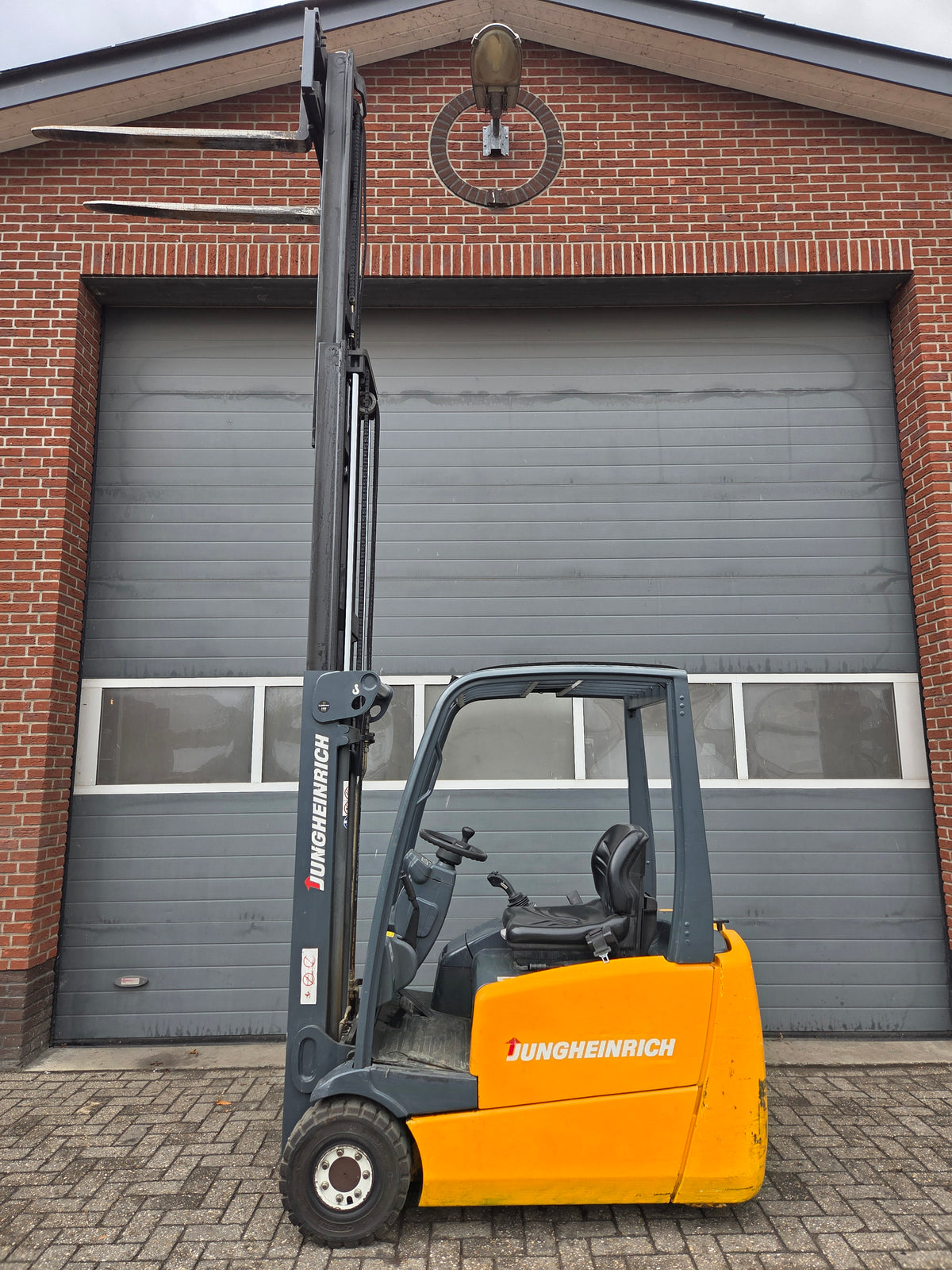 Heftruck Jungheinrich EFG216K Triplex Sideshift Freelift 2004