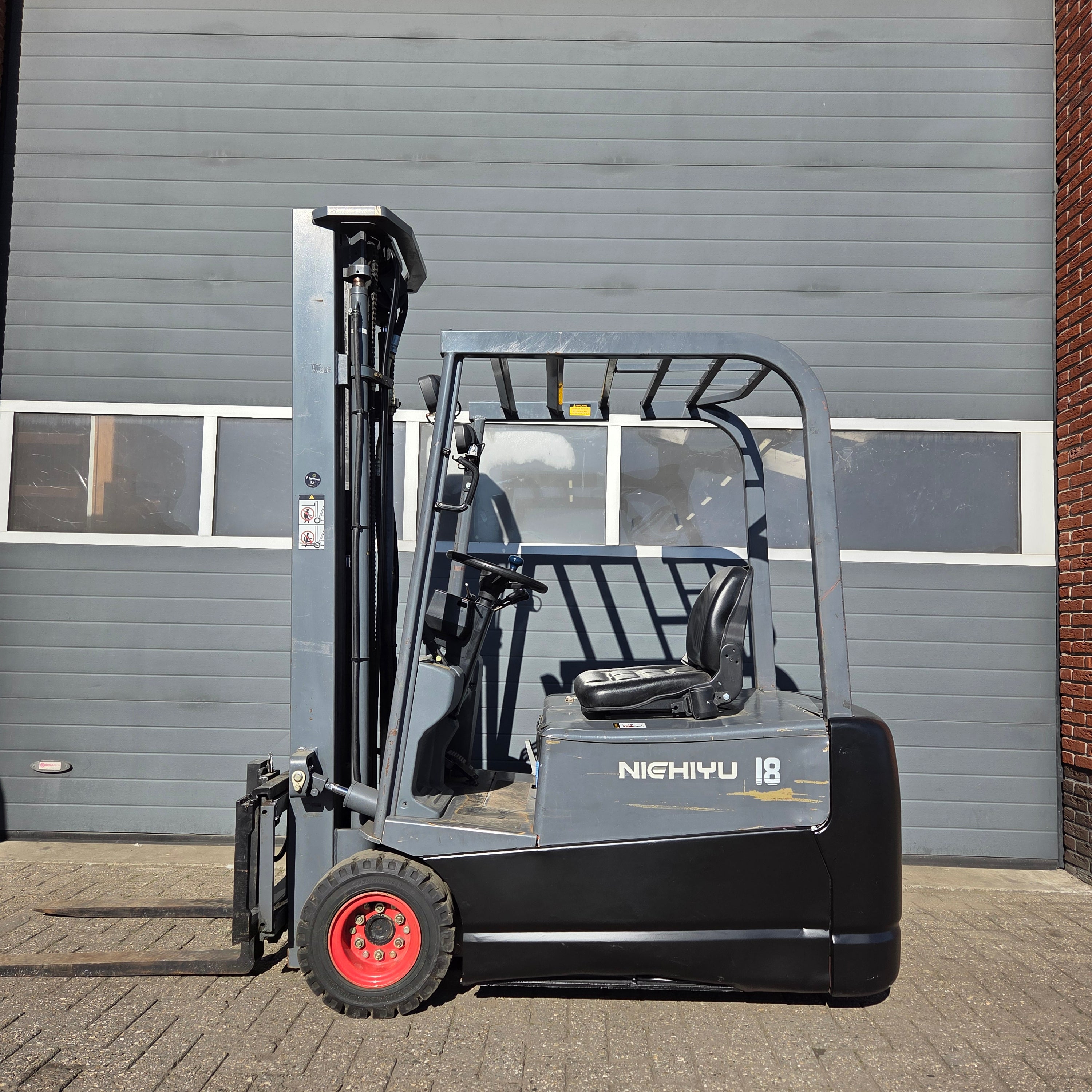 Heftruck Nichiyu 1800 Kg Triplex Sideshift 5400 mm 2001