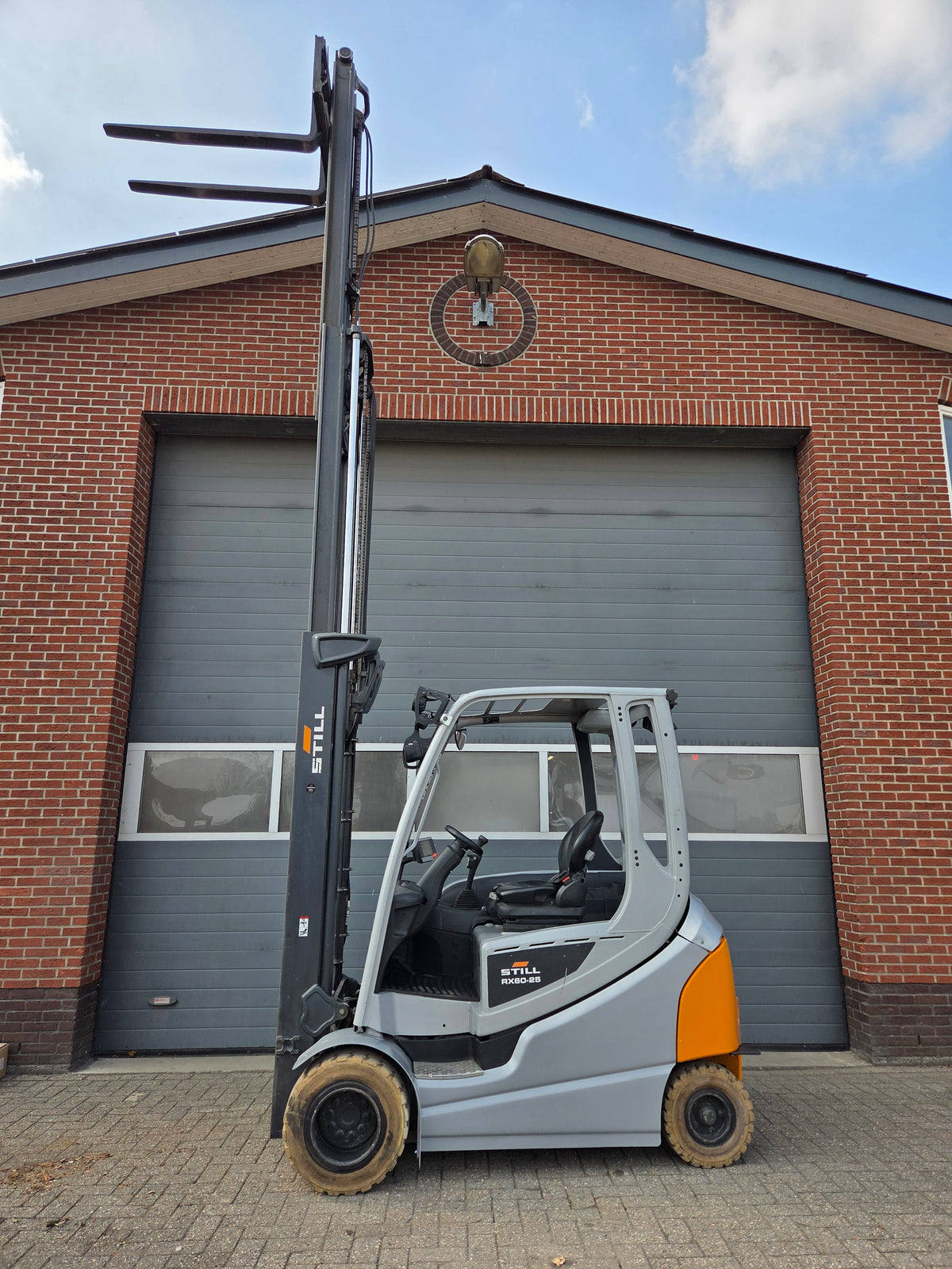 Heftruck STILL RX60-25 Triplex Sideshift Freelift 2021