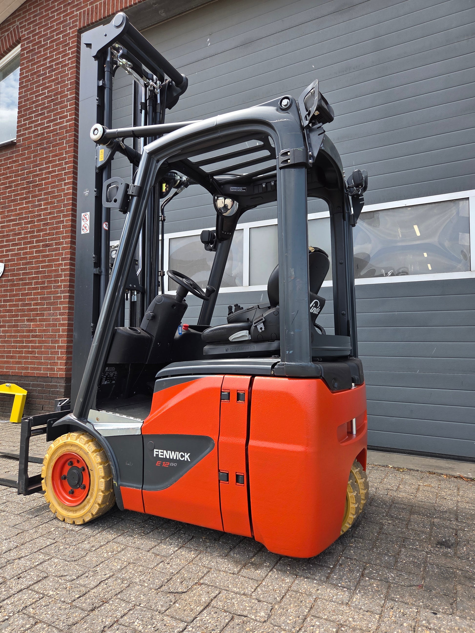 Heftruck Linde E12 Triplex Sideshift Freelift 6500 mm 2018 nieuwstaat