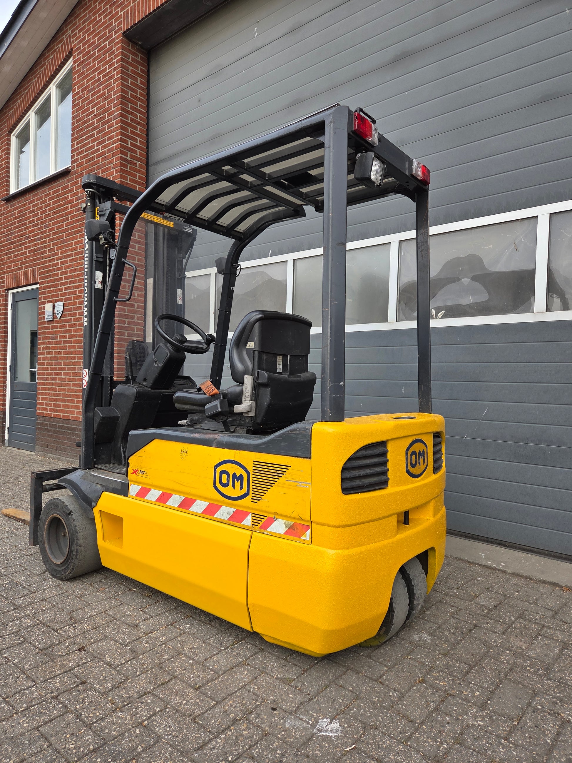 Heftruck OM XE20 Triplex Sideshift Freelift 4800 mm 2010