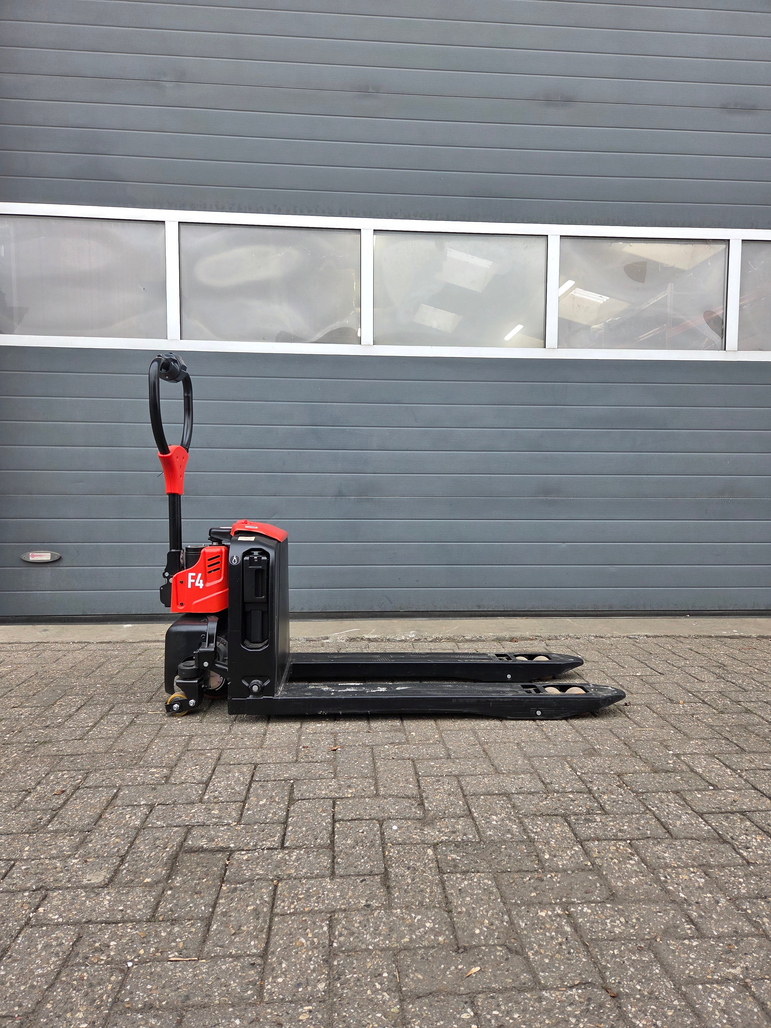Pompwagen EP F4 1500 Kg 2025