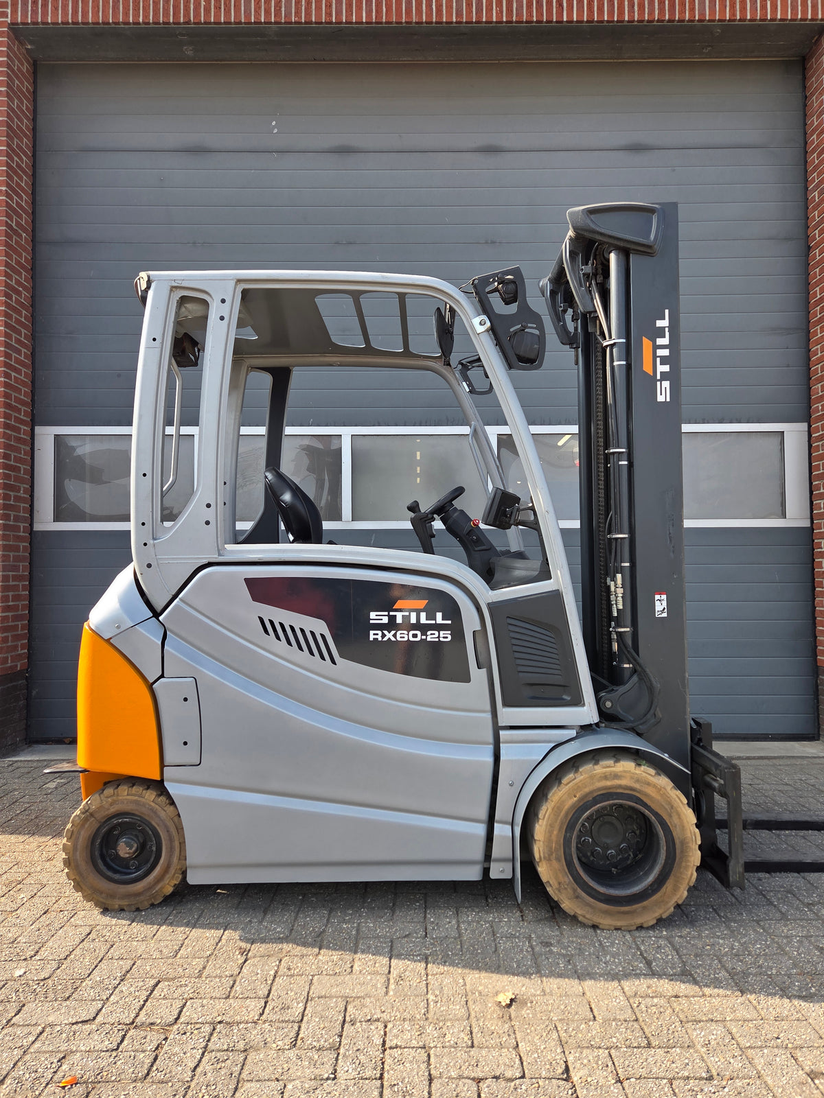 Heftruck STILL RX60-25 Triplex Sideshift Freelift 2021
