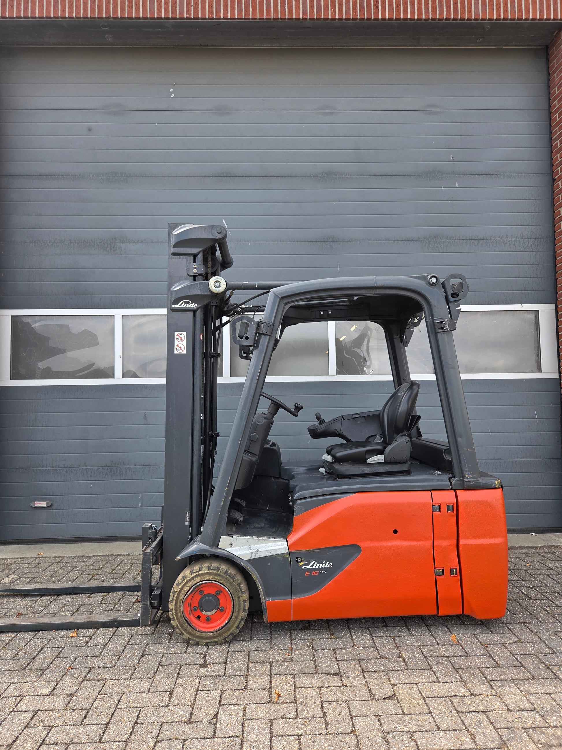 Heftruck Linde E16L-02 Triplex Sideshift Freelift 2021