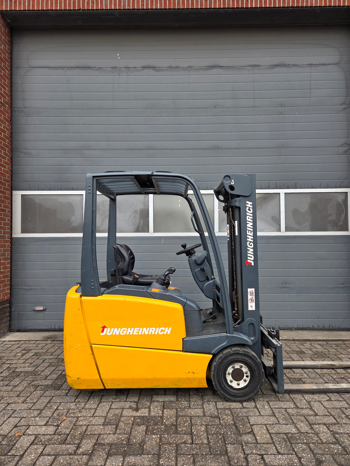 Heftruck Jungheinrich EFG216K Triplex Sideshift Freelift 2004