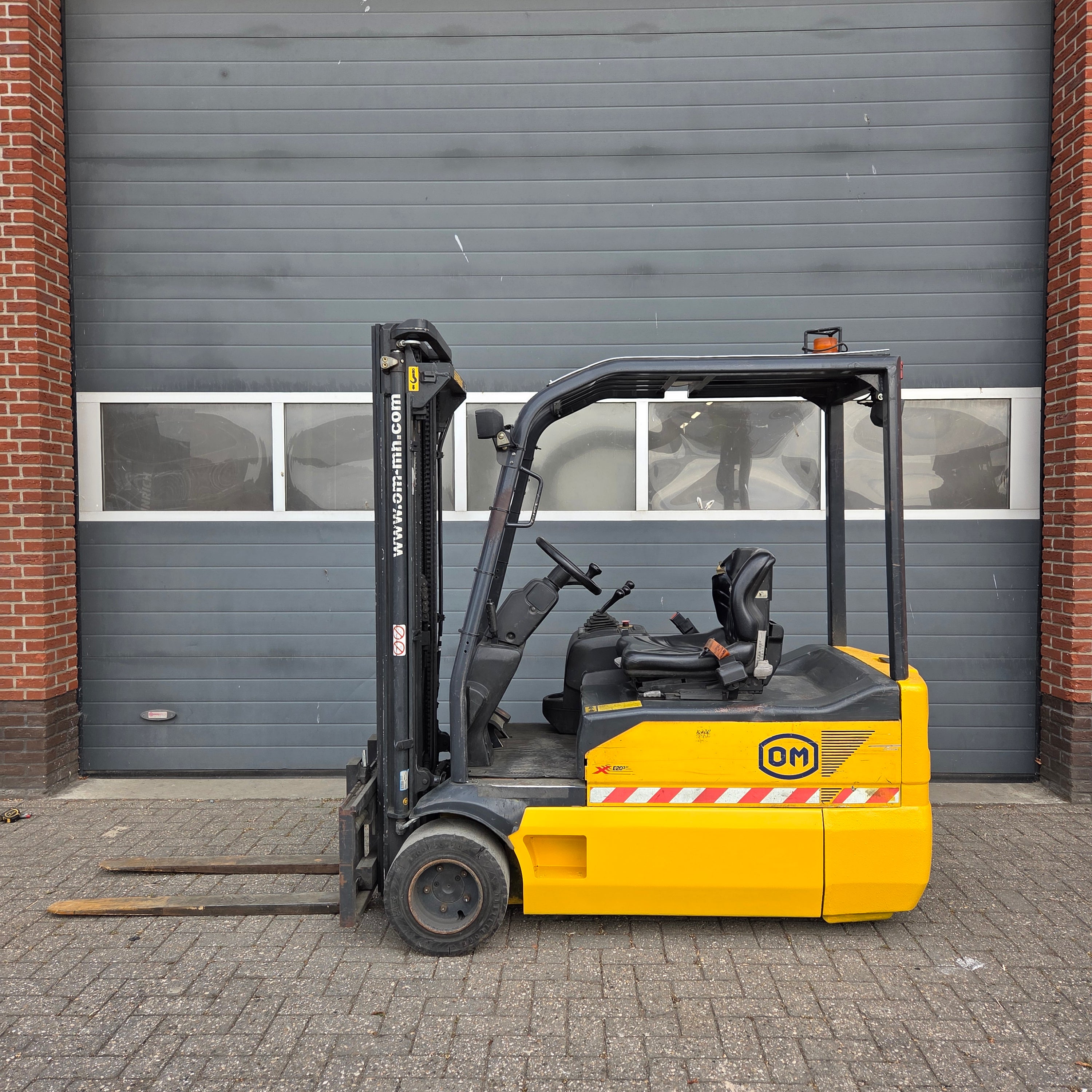 Heftruck OM XE20 Triplex Sideshift Freelift 4800 mm 2010