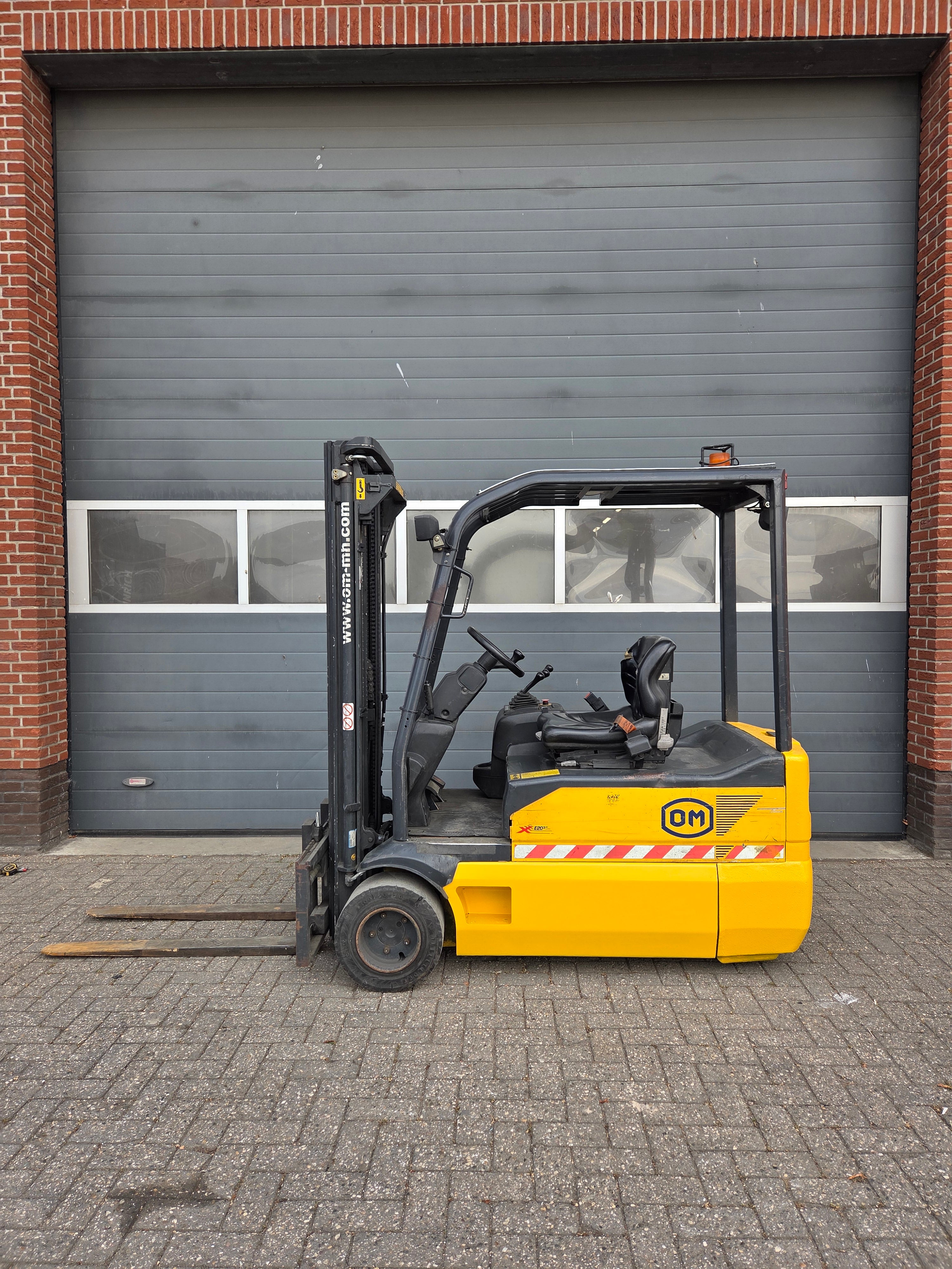 Heftruck OM XE20 Triplex Sideshift Freelift 4800 mm 2010