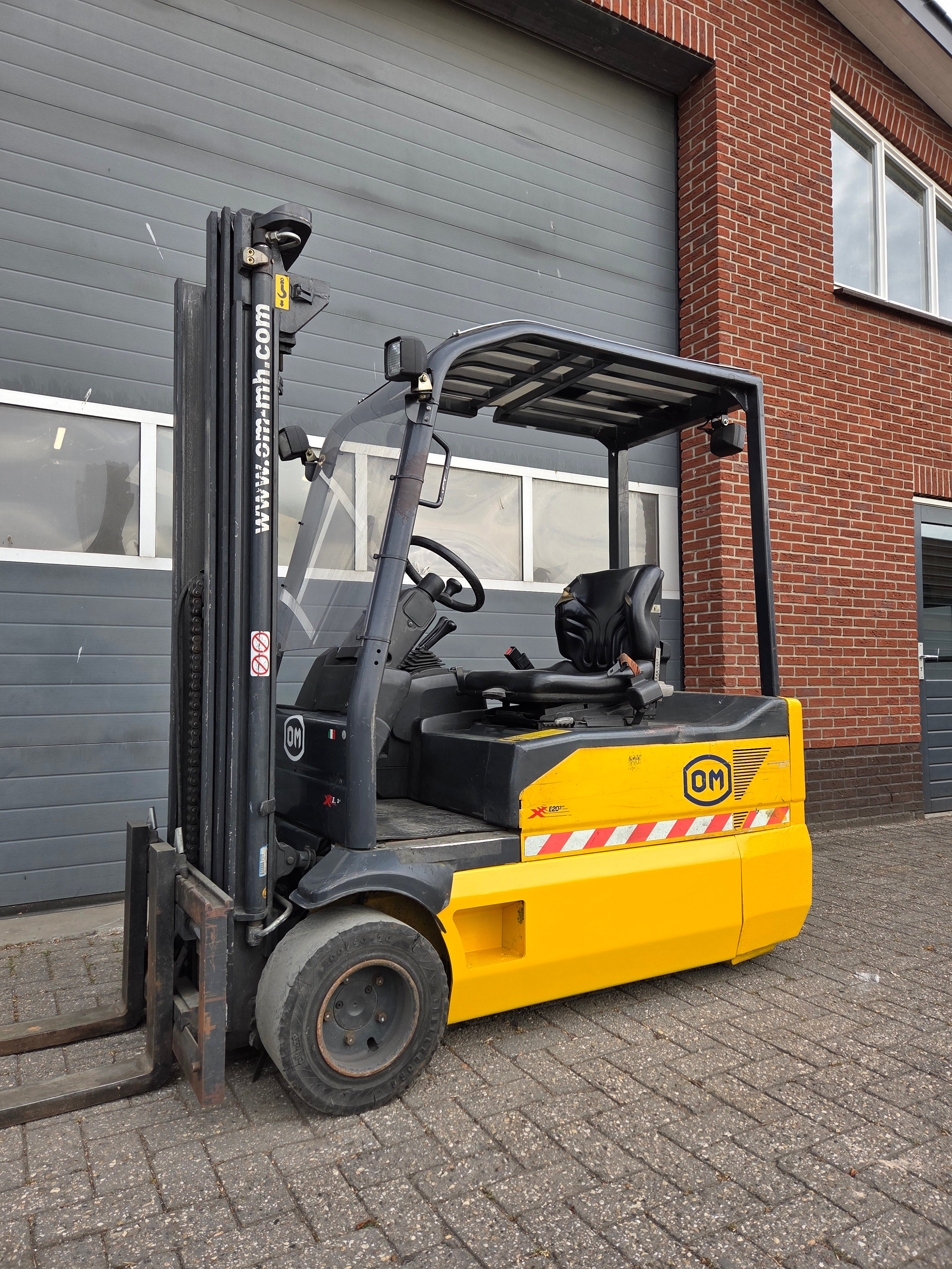 Heftruck OM XE20 Triplex Sideshift Freelift 4800 mm 2010