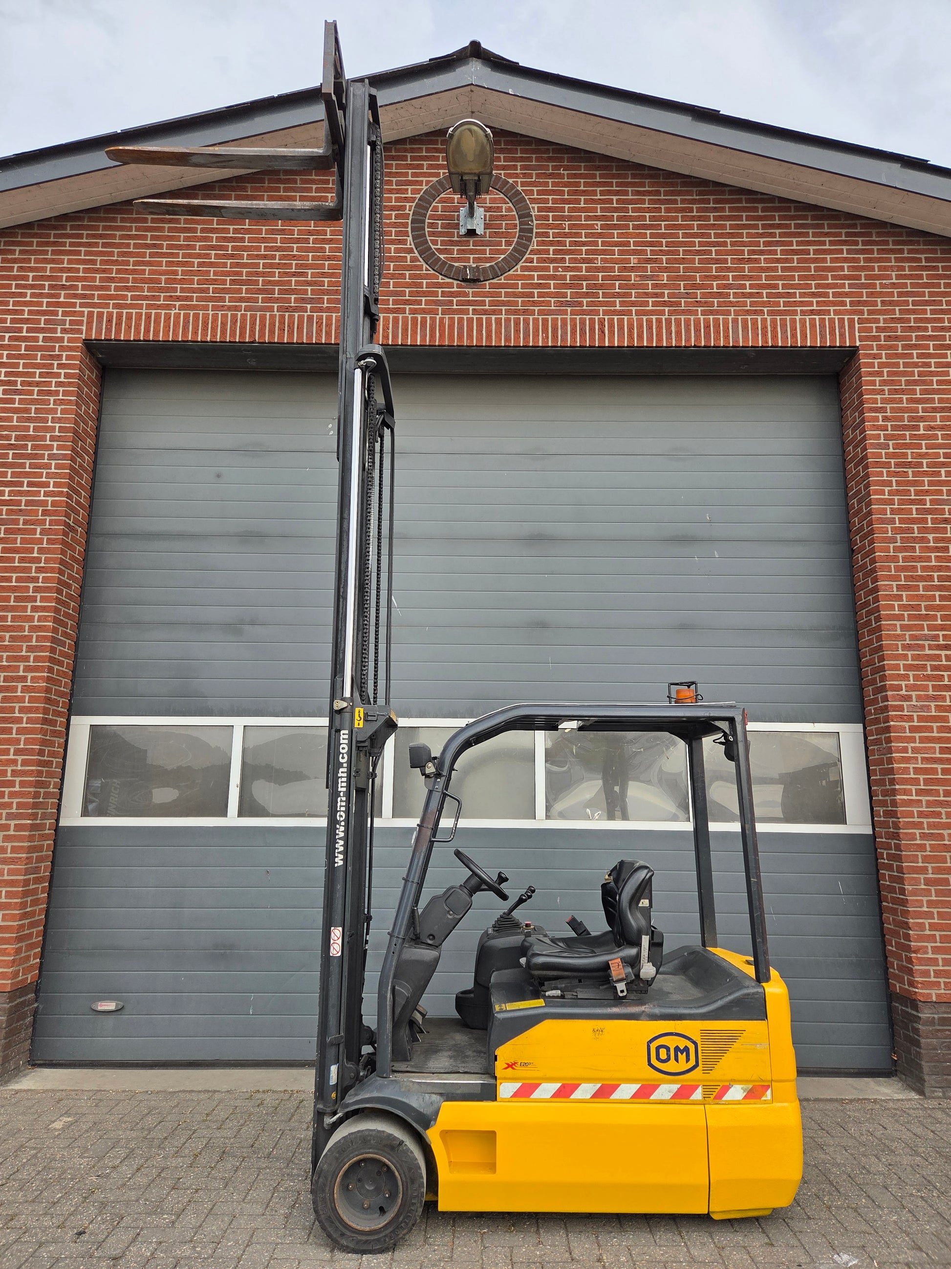Heftruck OM XE20 Triplex Sideshift Freelift 4800 mm 2010