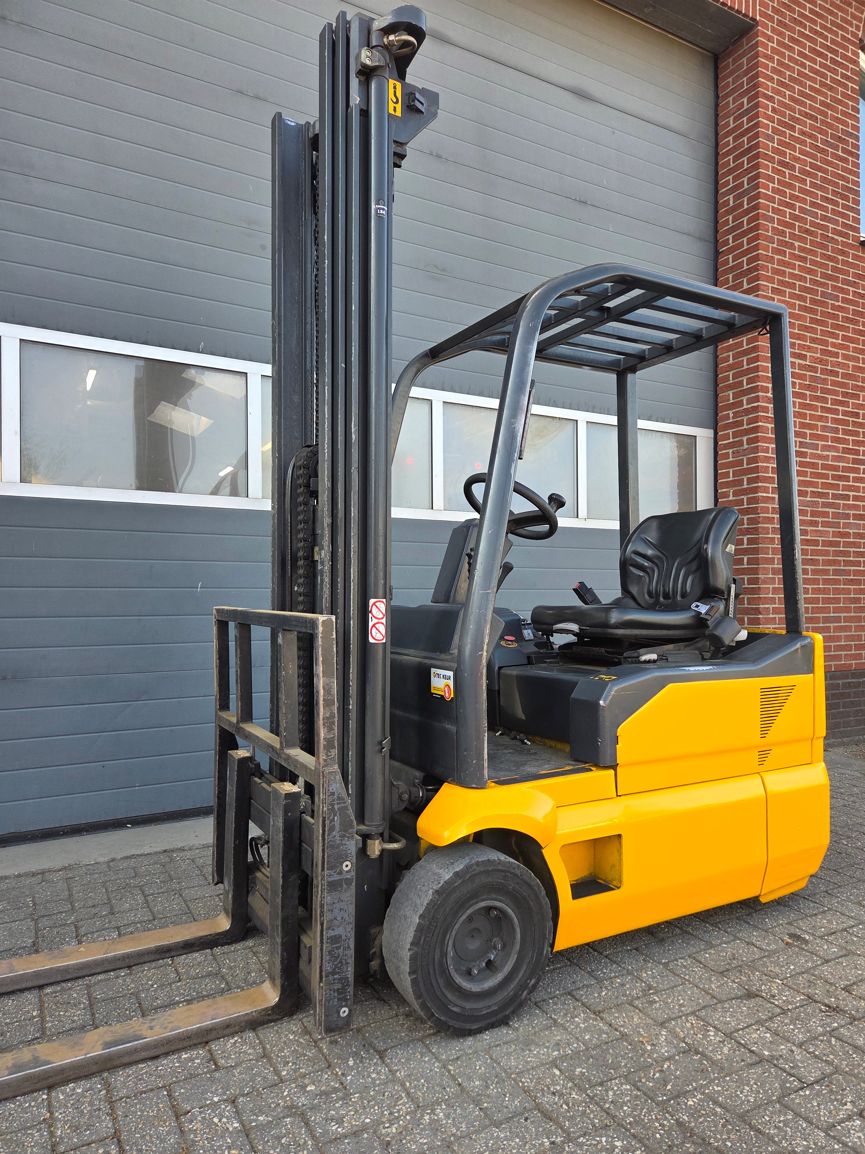 Heftruck OM 1500 Kg Triplex Sideshift Freelift 5800 mm 2006