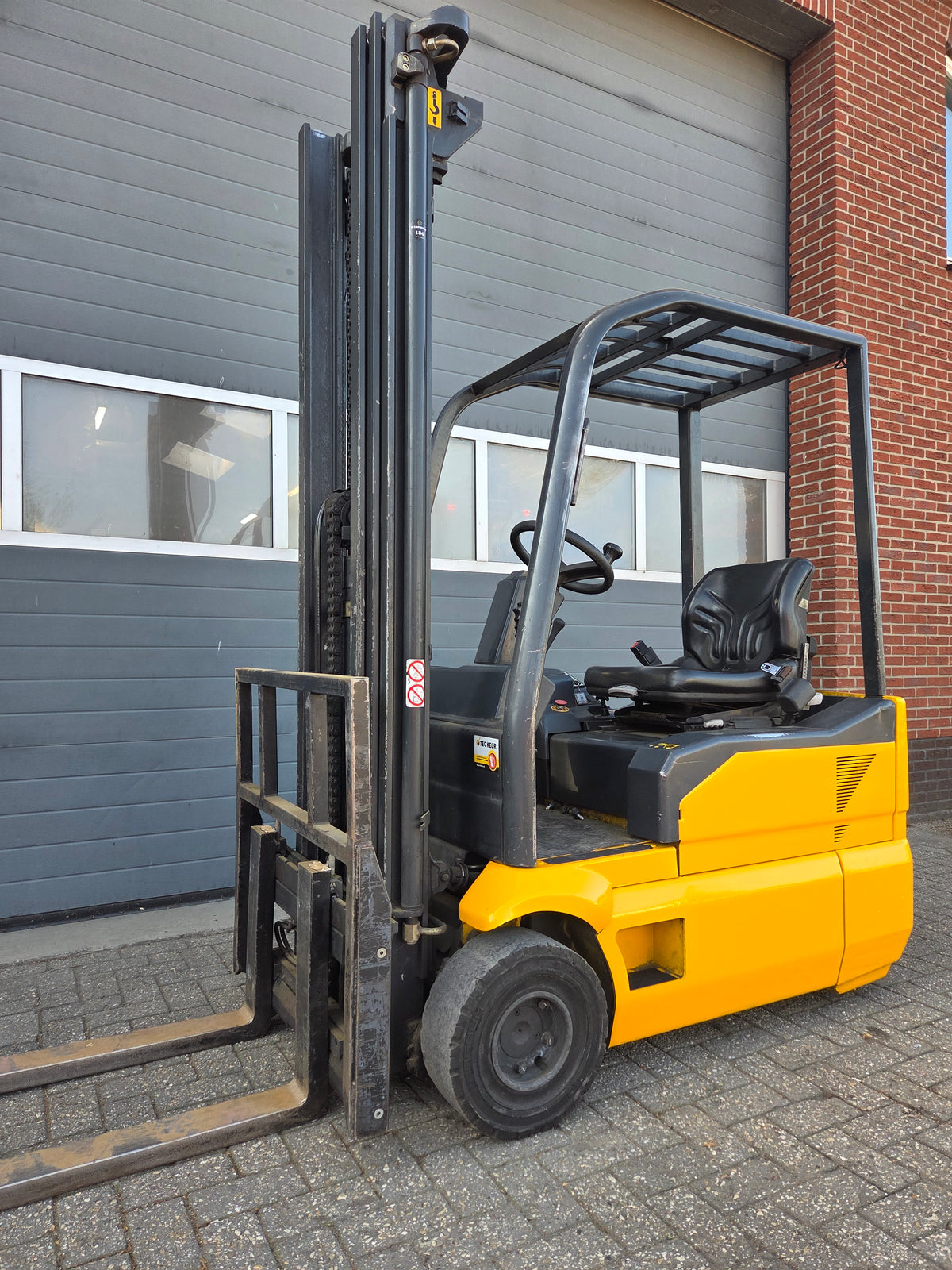 Heftruck OM 1500 Kg Triplex Sideshift Freelift 5800 mm 2006