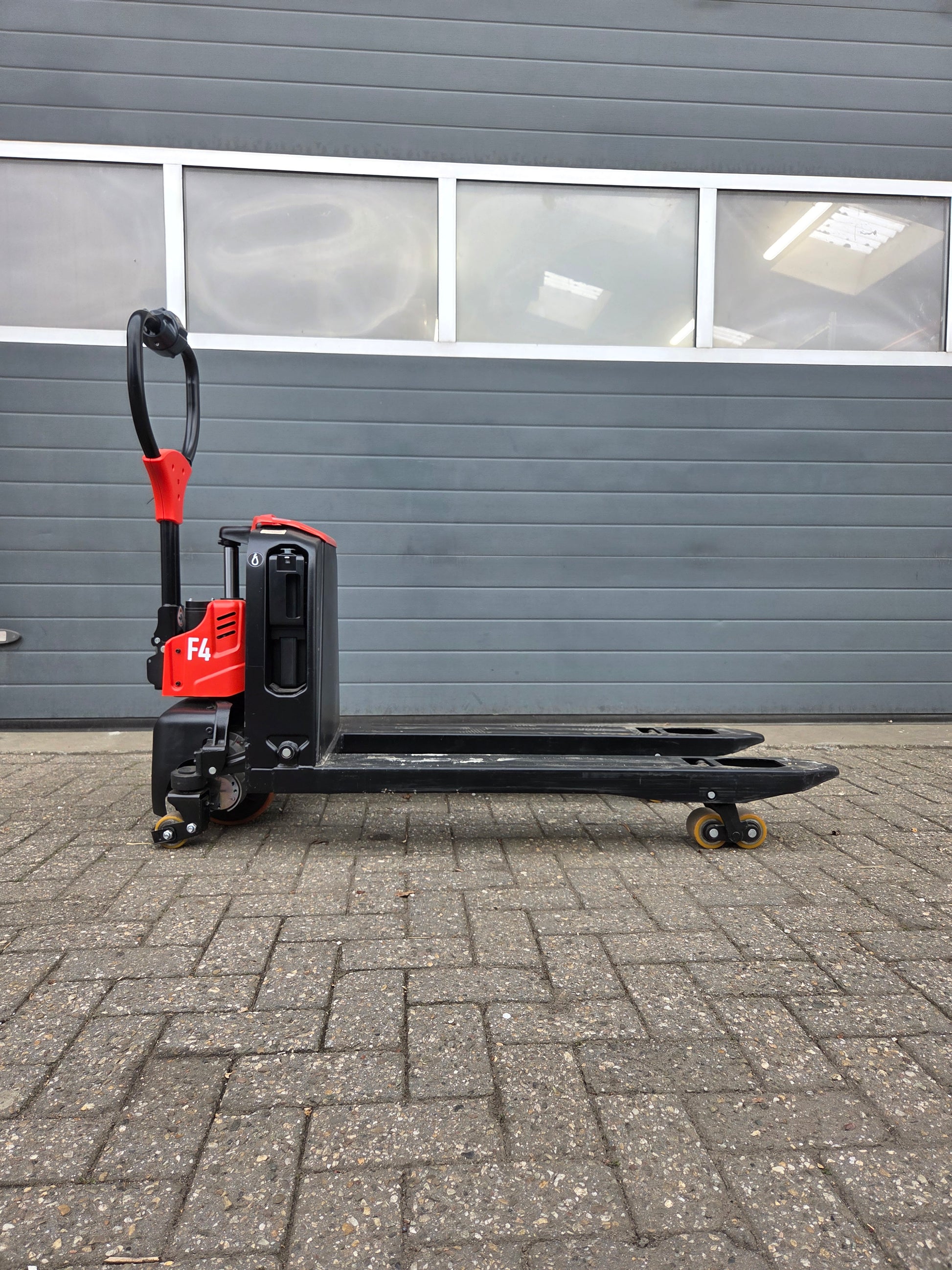 Pompwagen EP F4 1500 Kg 2025