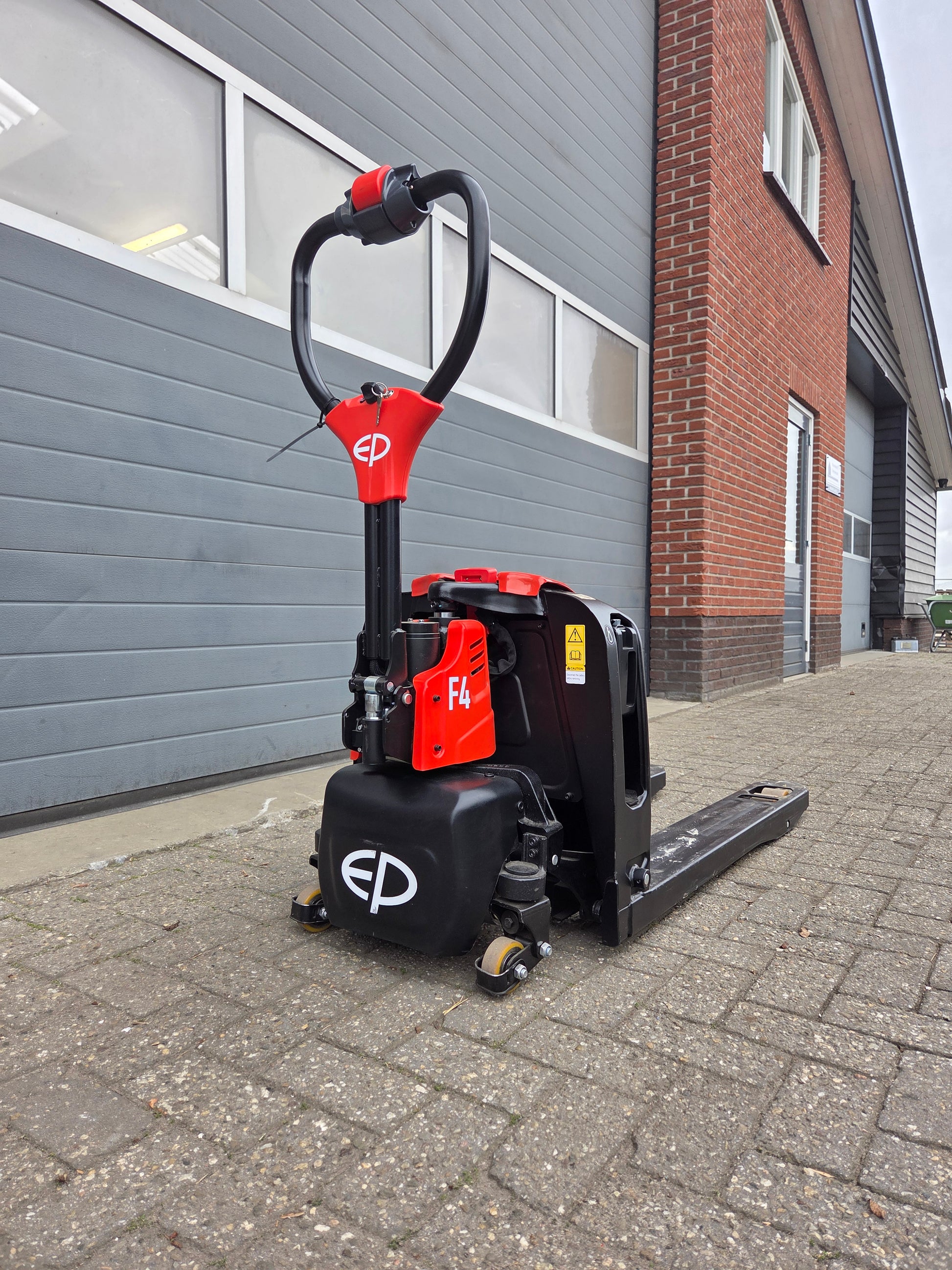 Pompwagen EP F4 1500 Kg 2025