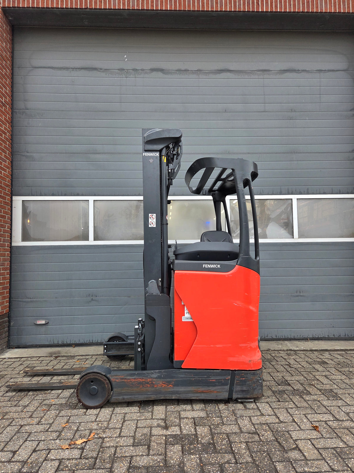 Reachtruck Linde 1200 Kg Triplex Sideshift Freelift 980 uur 560 cm