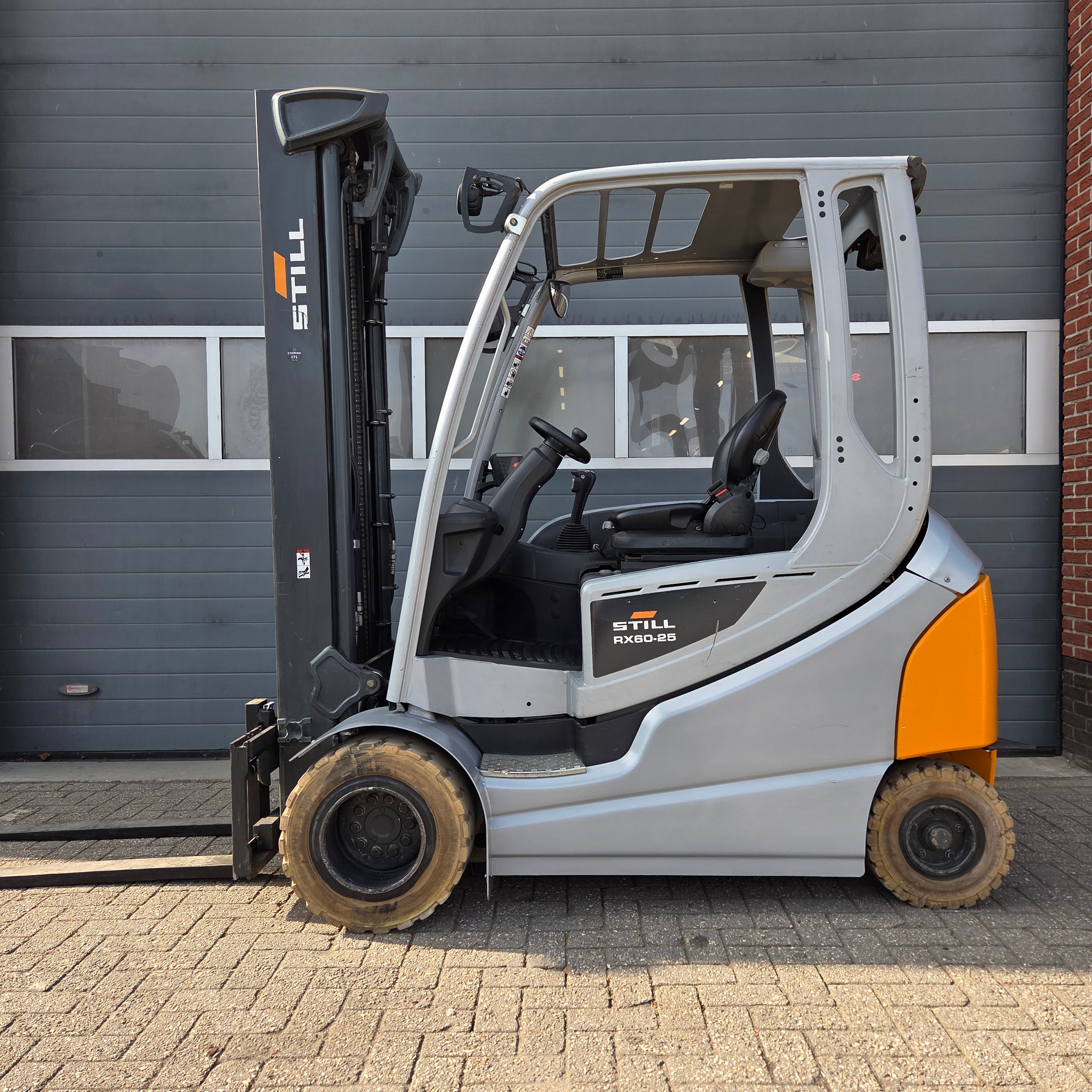 Heftruck STILL RX60-25 Triplex Sideshift Freelift 2021