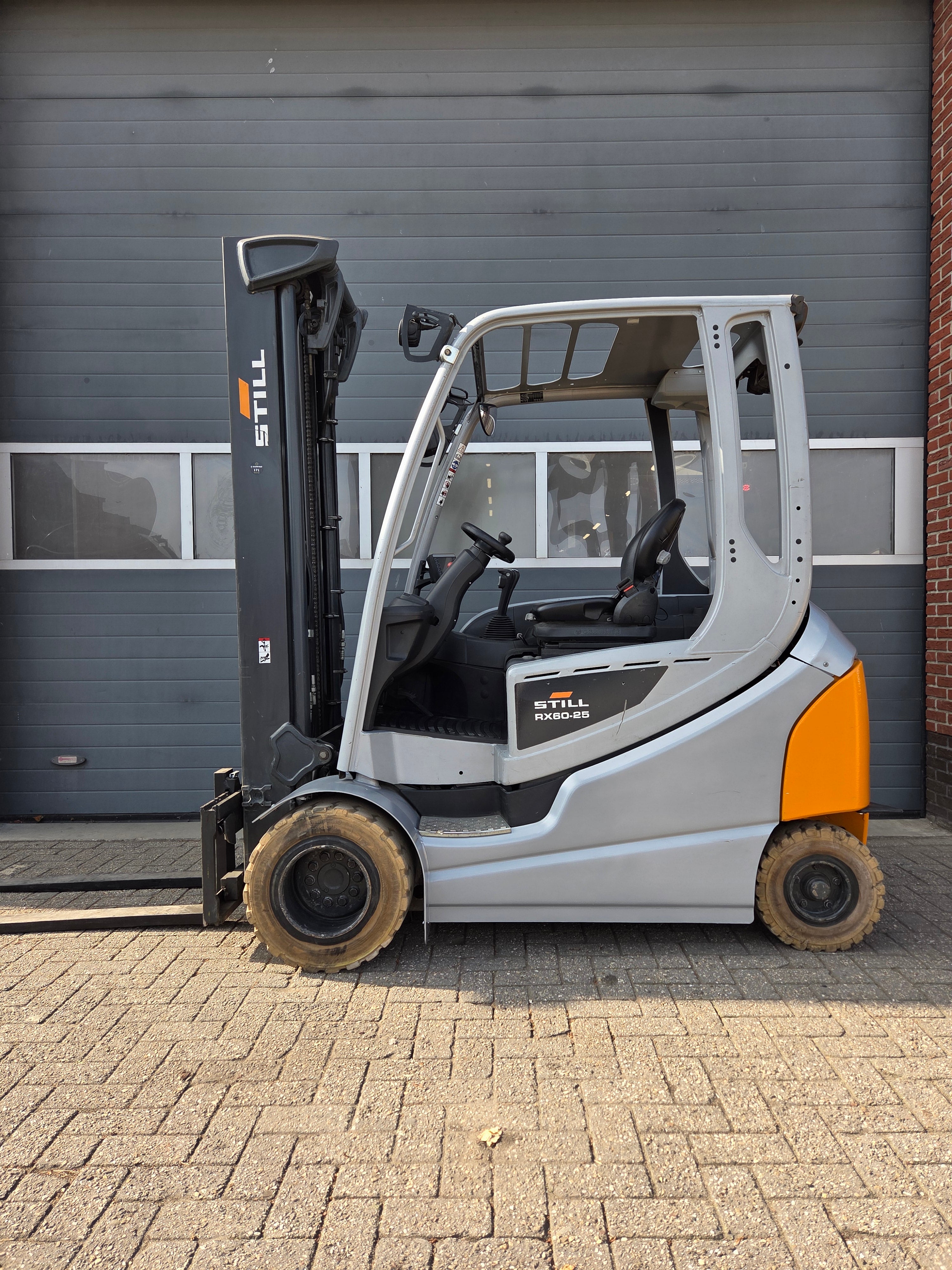 Heftruck STILL RX60-25 Triplex Sideshift Freelift 2021