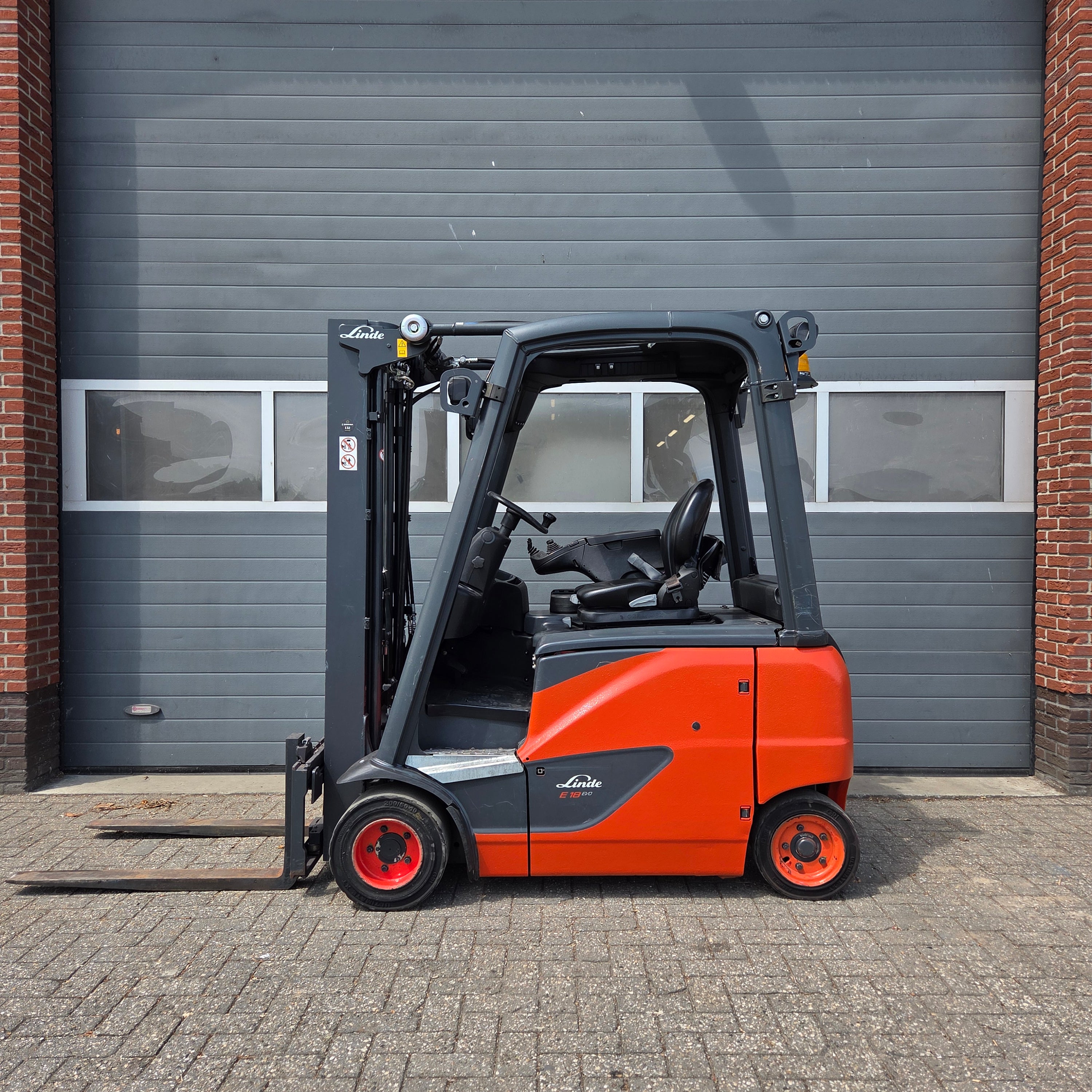 Heftruck Linde E18 Triplex Sideshift Freelift 4650 mm 2018