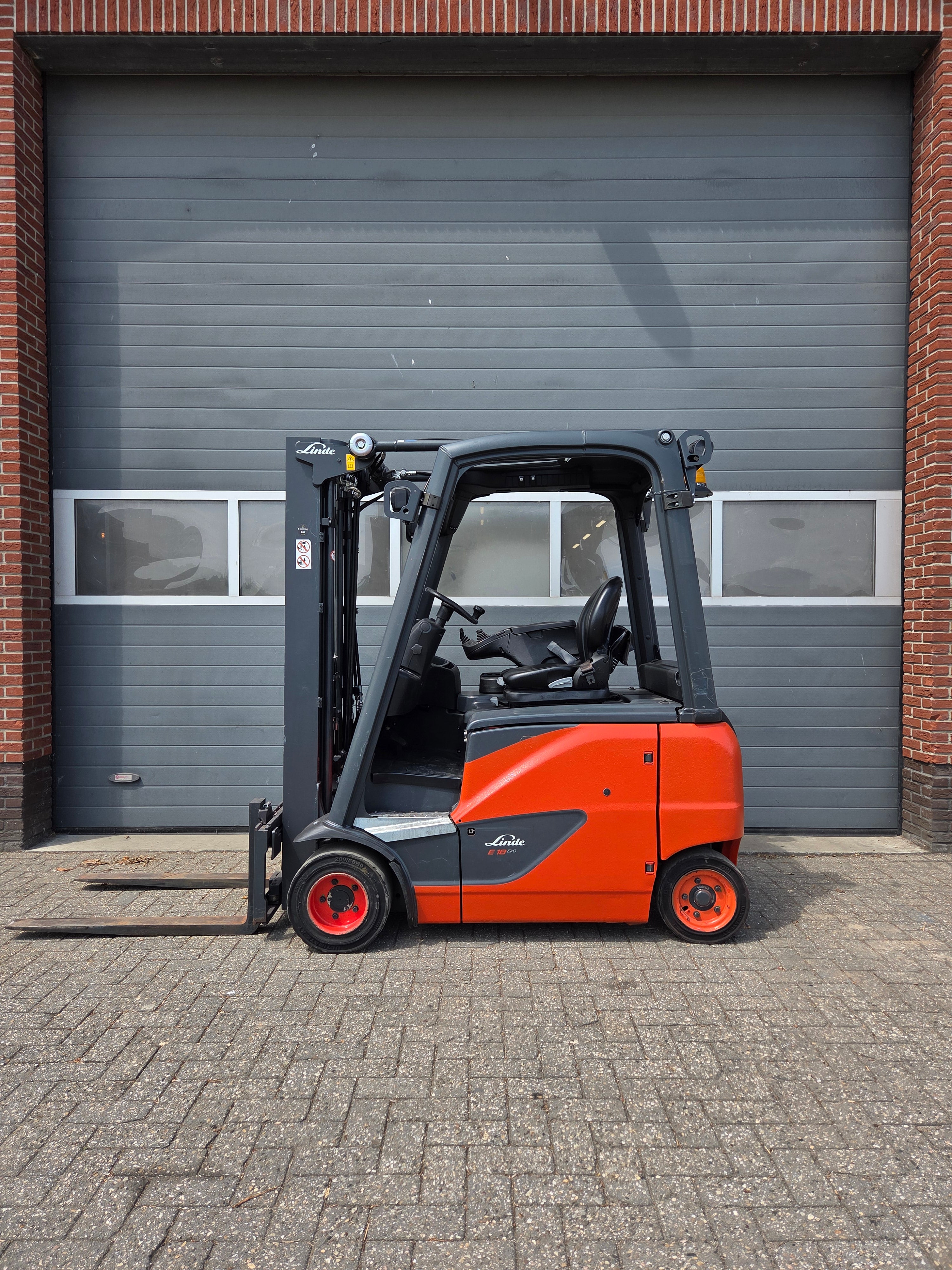 Heftruck Linde E18 Triplex Sideshift Freelift 4650 mm 2018