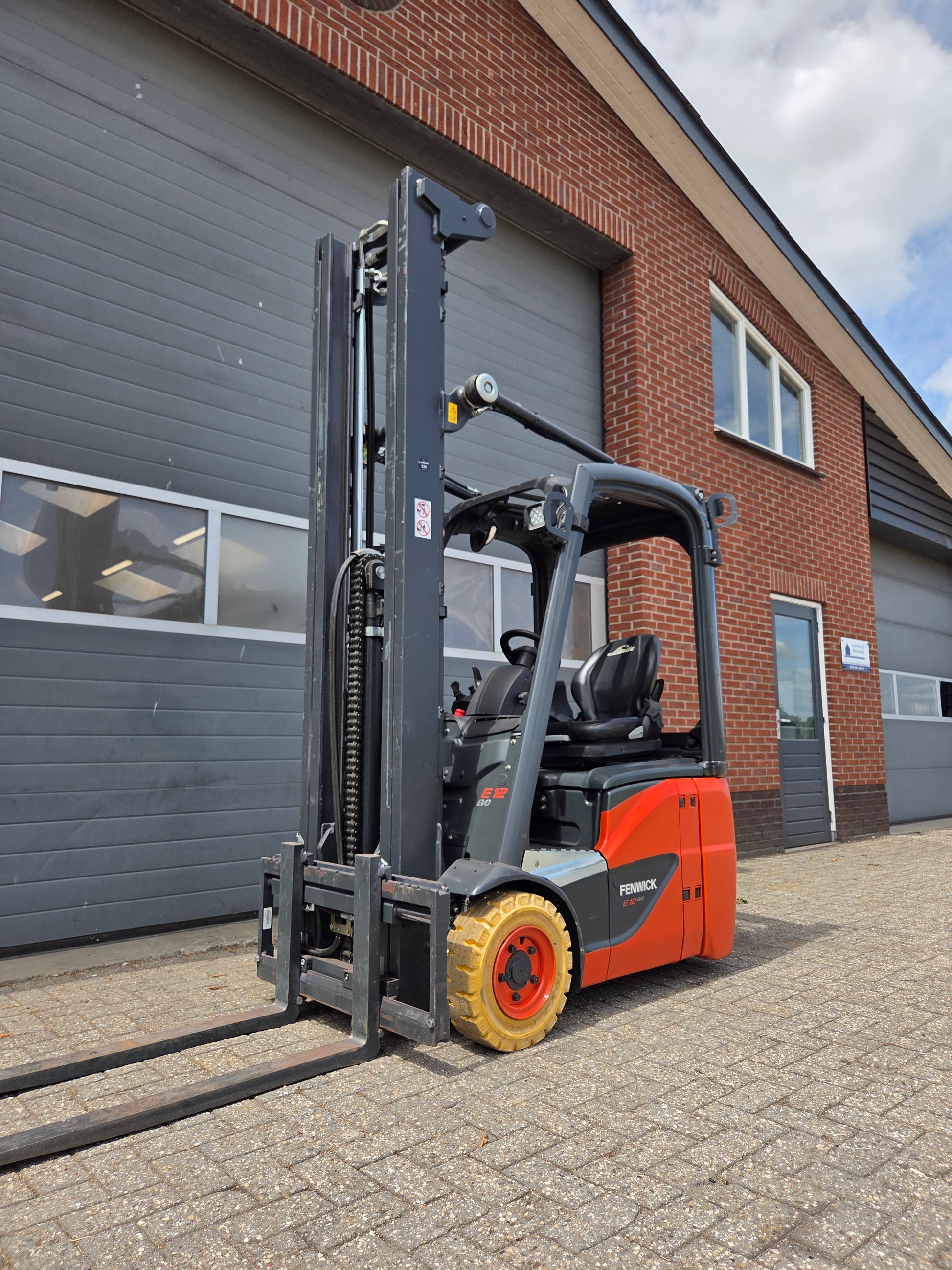Heftruck Linde E12 Triplex Sideshift Freelift 6500 mm 2018 nieuwstaat