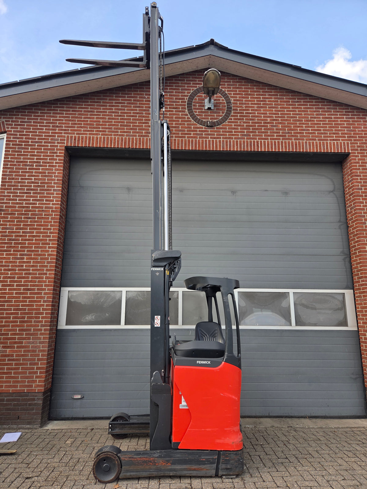 Reachtruck Linde 1200 Kg Triplex Sideshift Freelift 980 uur 560 cm