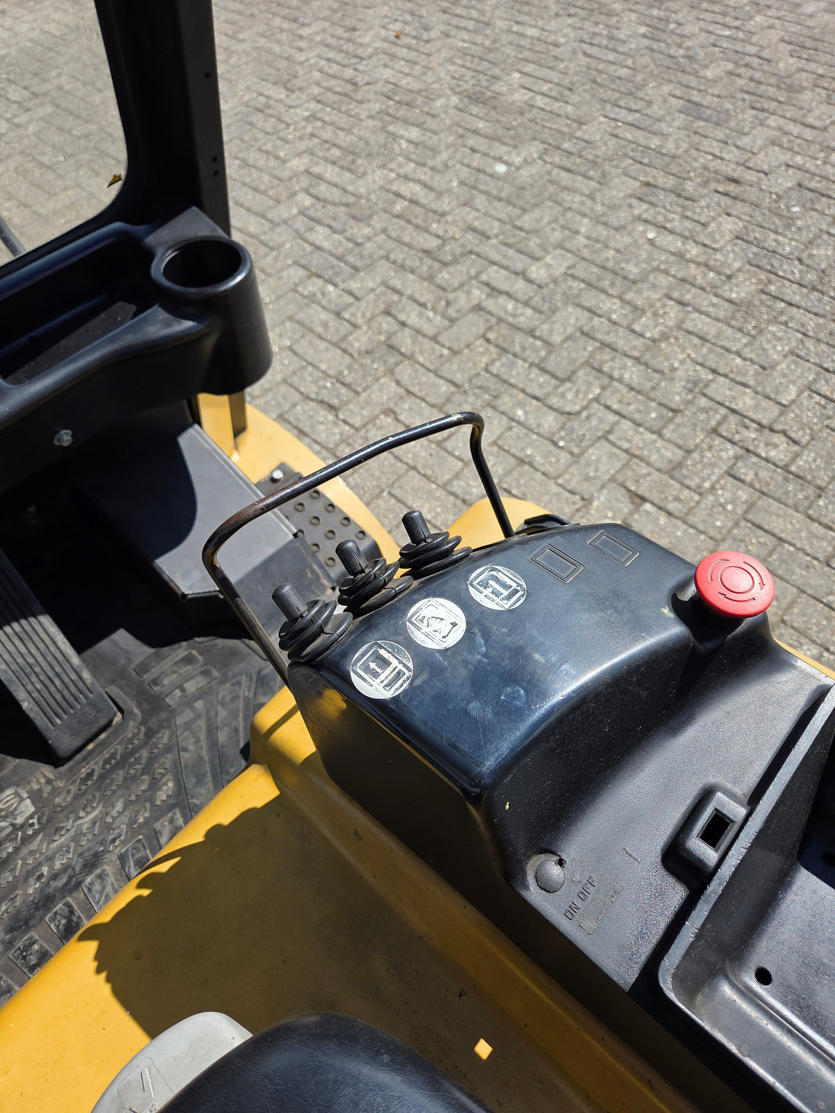 Heftruck Caterpillar 3500 Kg Triplex Sideshift Freelift 4700 mm 2003