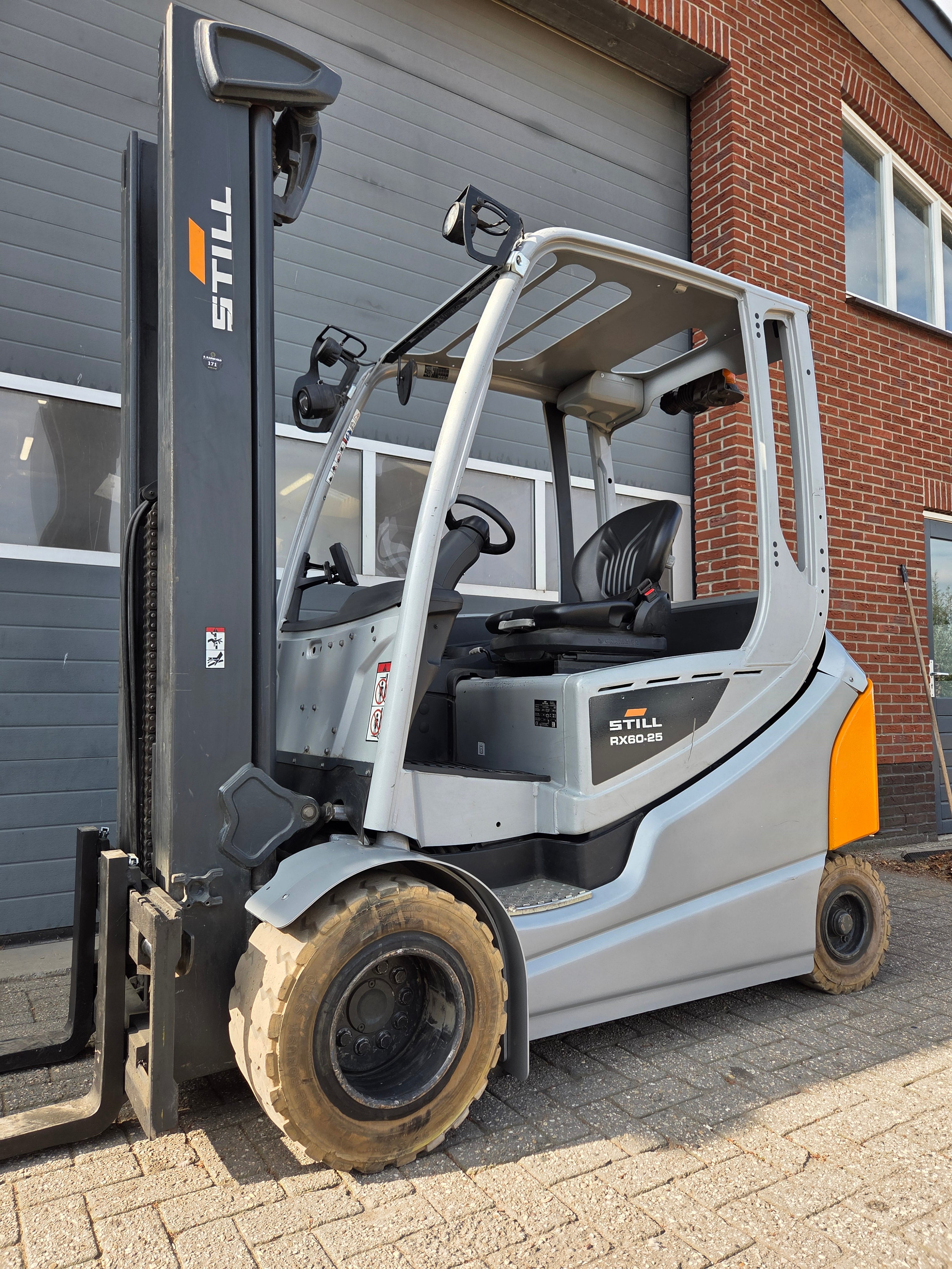 Heftruck STILL RX60-25 Triplex Sideshift Freelift 2021