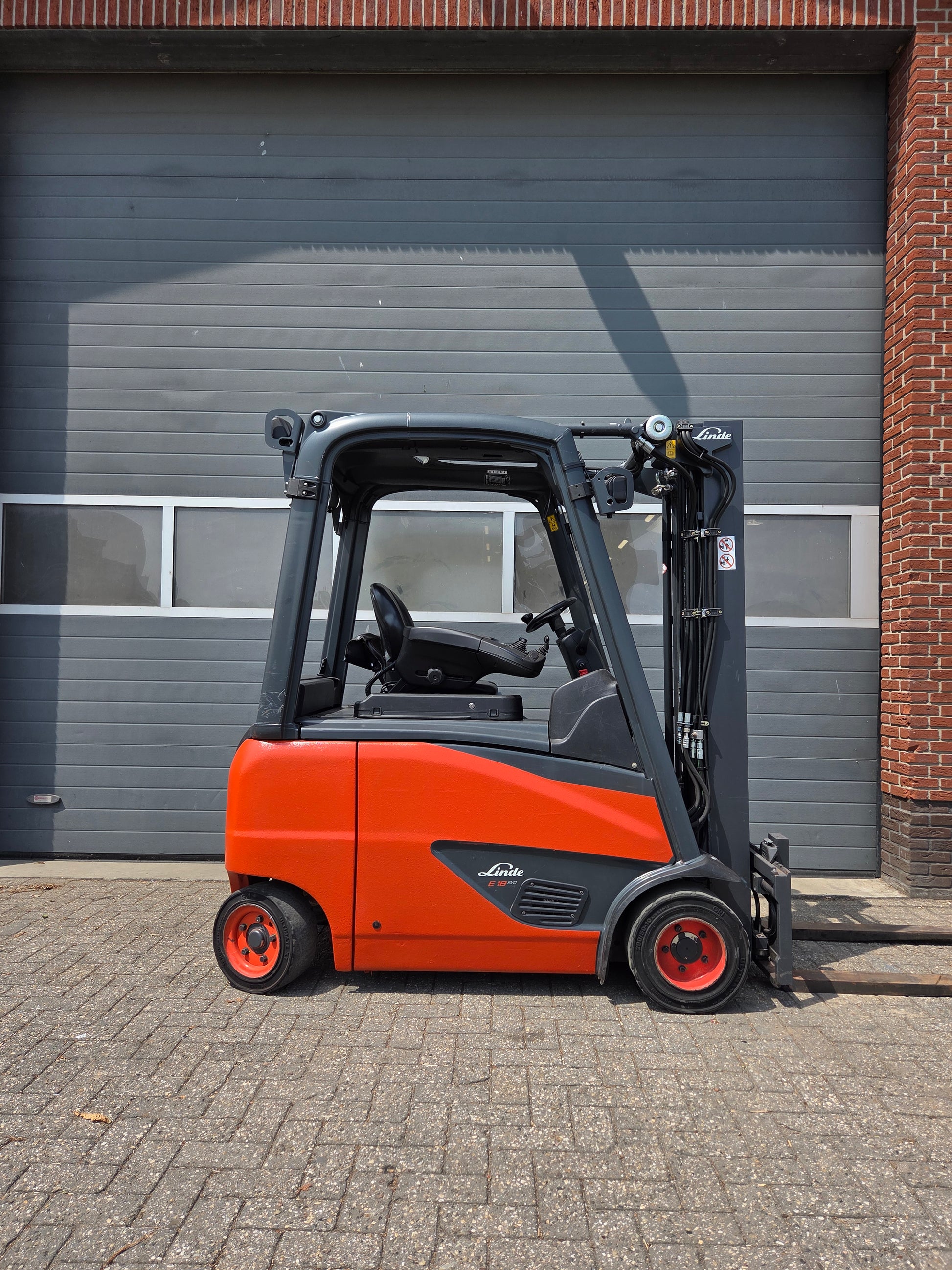Heftruck Linde E18 Triplex Sideshift Freelift 4650 mm 2018