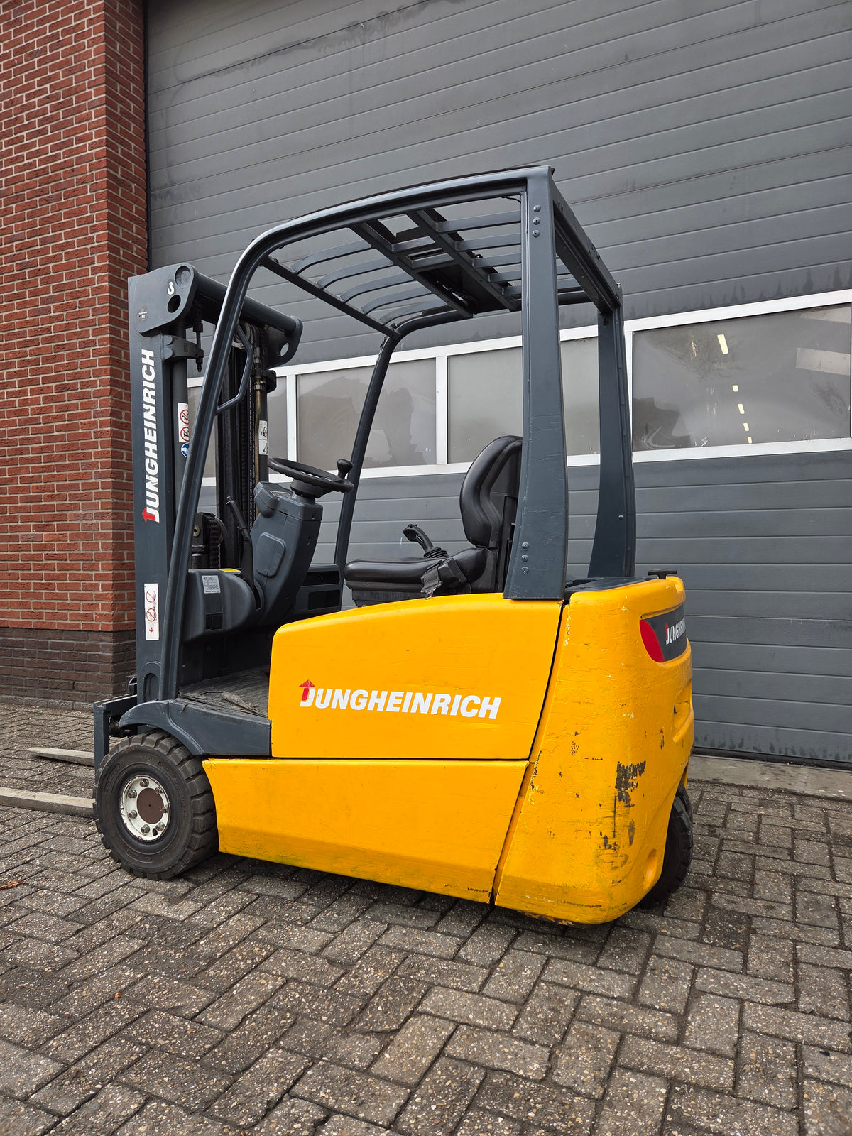 Heftruck Jungheinrich EFG216K Triplex Sideshift Freelift 2004
