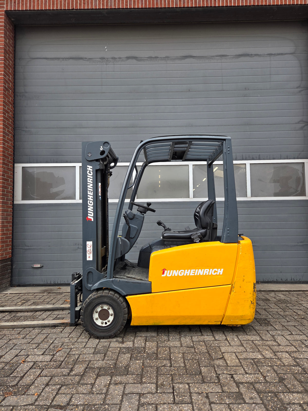 Heftruck Jungheinrich EFG216K Triplex Sideshift Freelift 2004